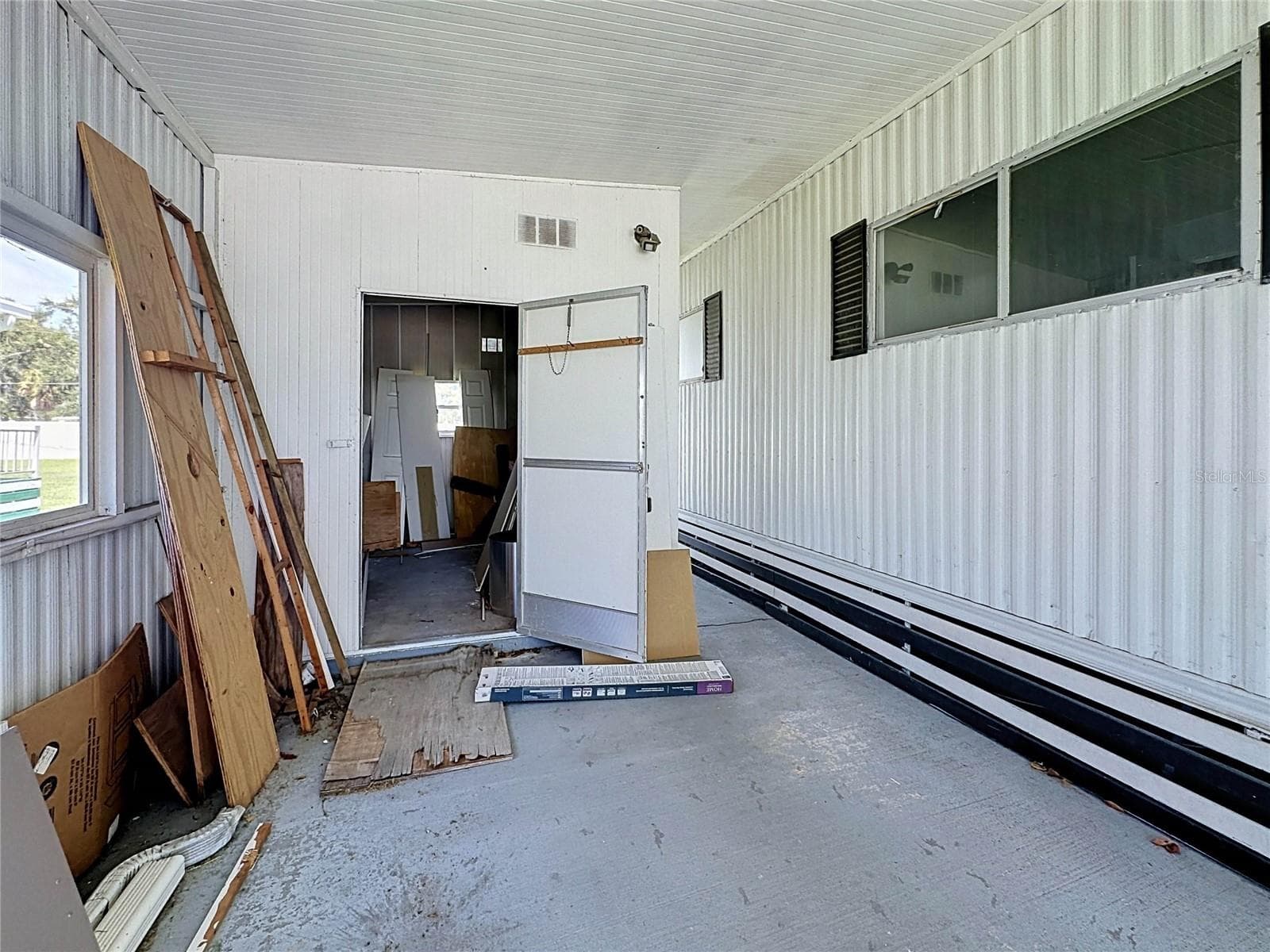 Mobile Home at 3019 REDBUD LN, LAKELAND, photo 24 of 31