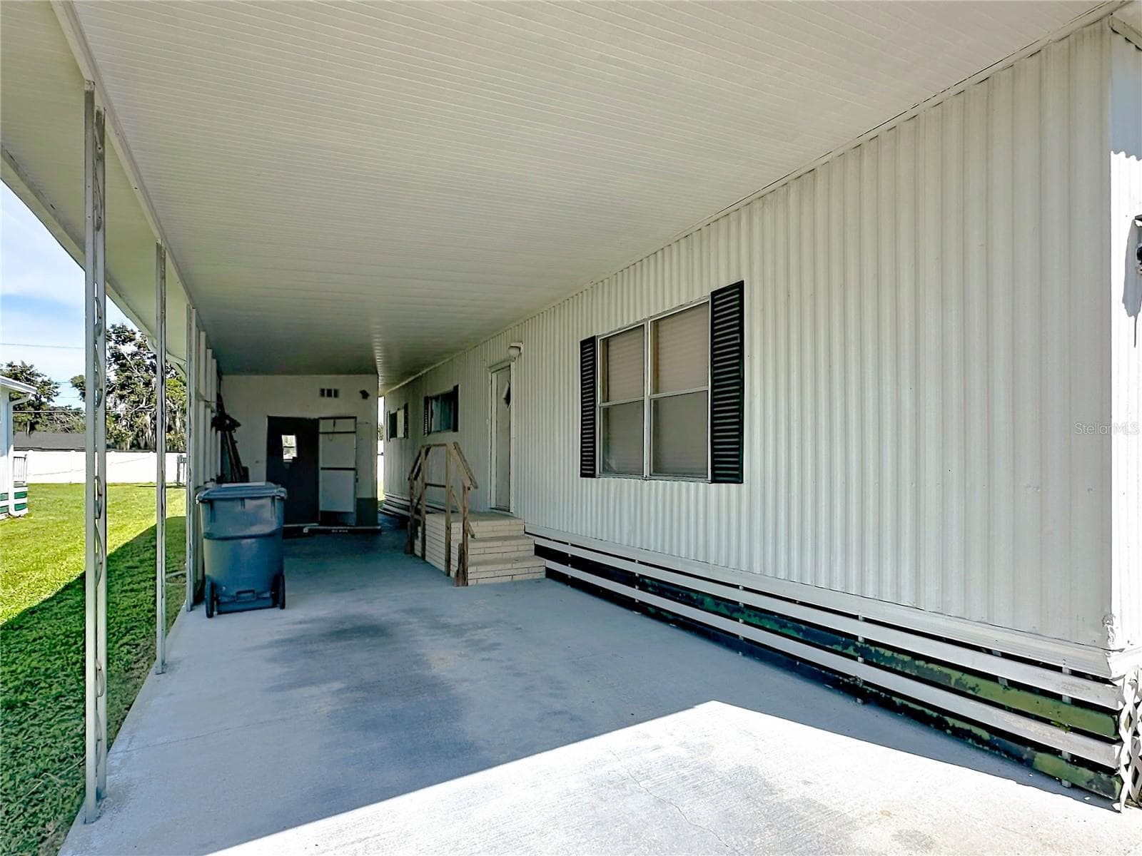 Mobile Home at 3019 REDBUD LN, LAKELAND, photo 27 of 31