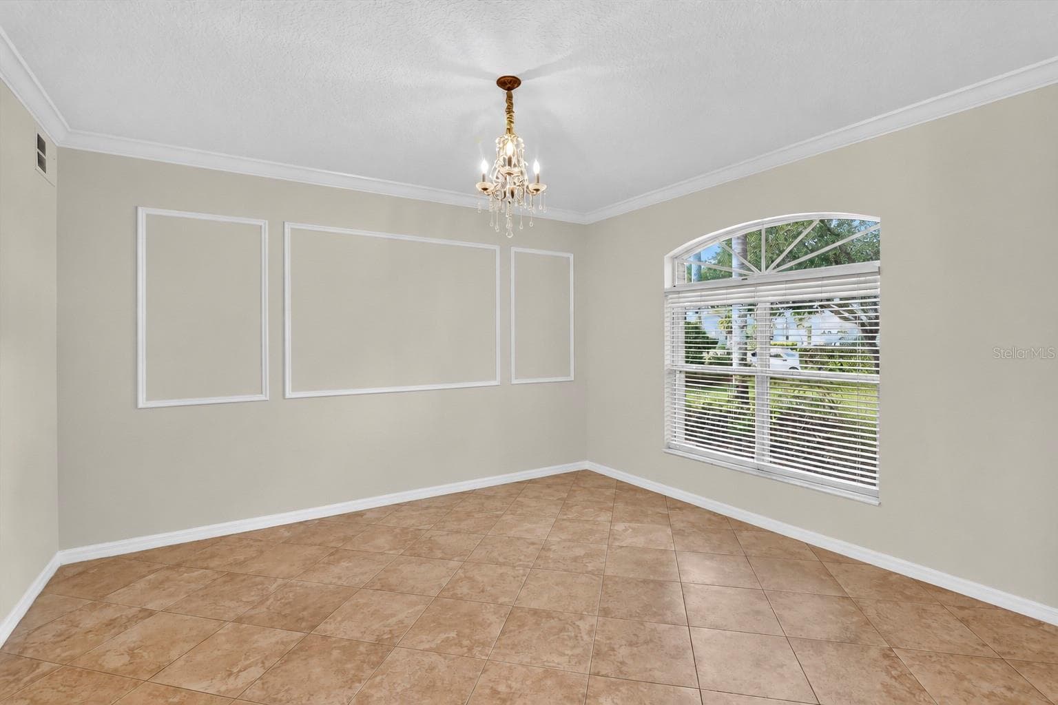 Not staged: Sitting room shown without furniture. - 2109 WEMBLEY PL, OVIEDO