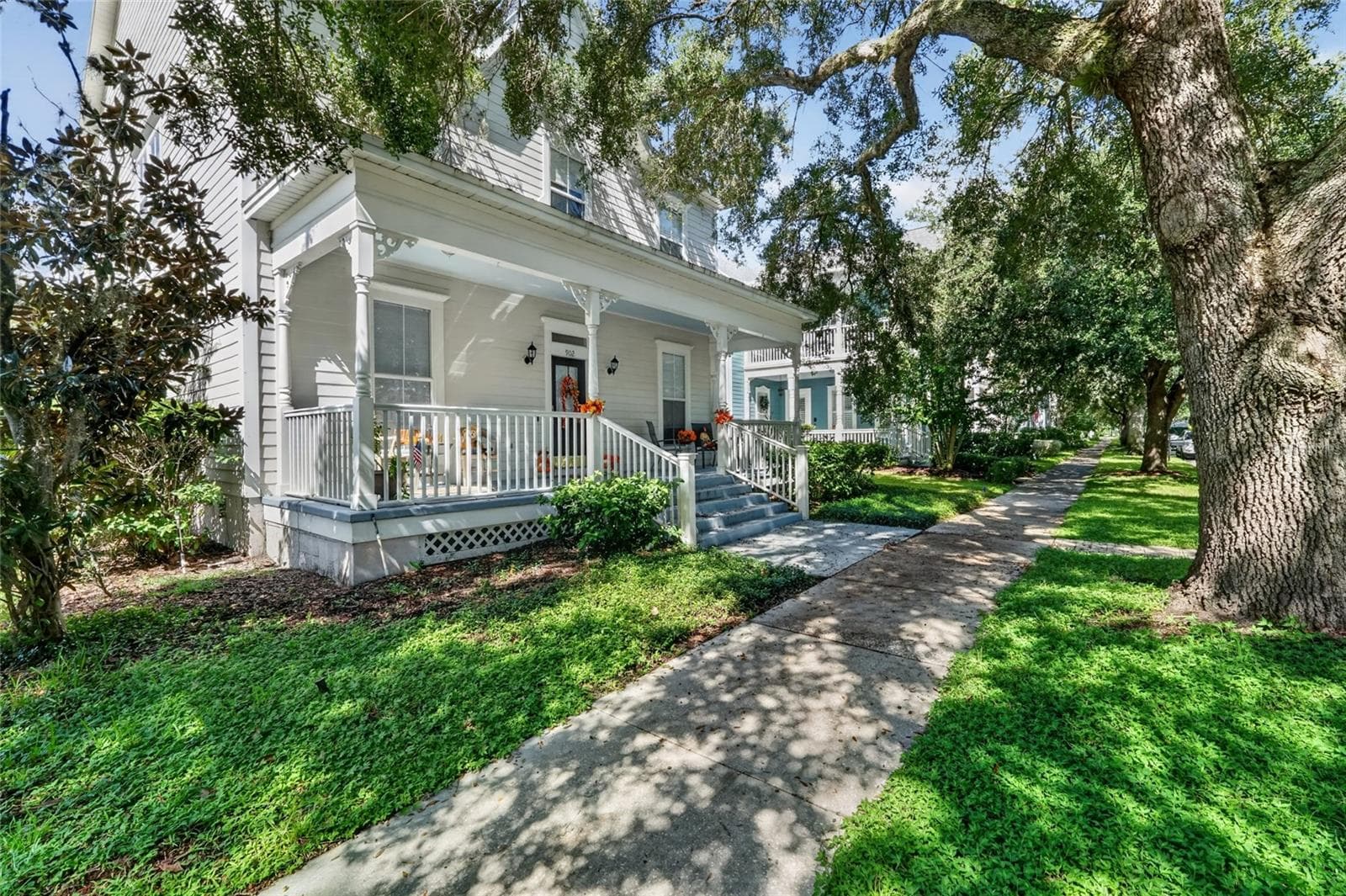 Single Family Residence at 902 WATERSIDE DR, CELEBRATION, photo 2 of 52
