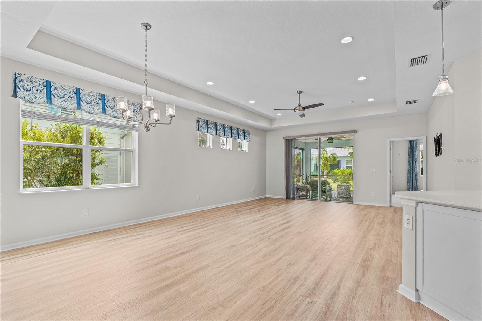 Open Dining Area & Entryway - 466 MARGARITAVILLE AVE, DAYTONA BEACH