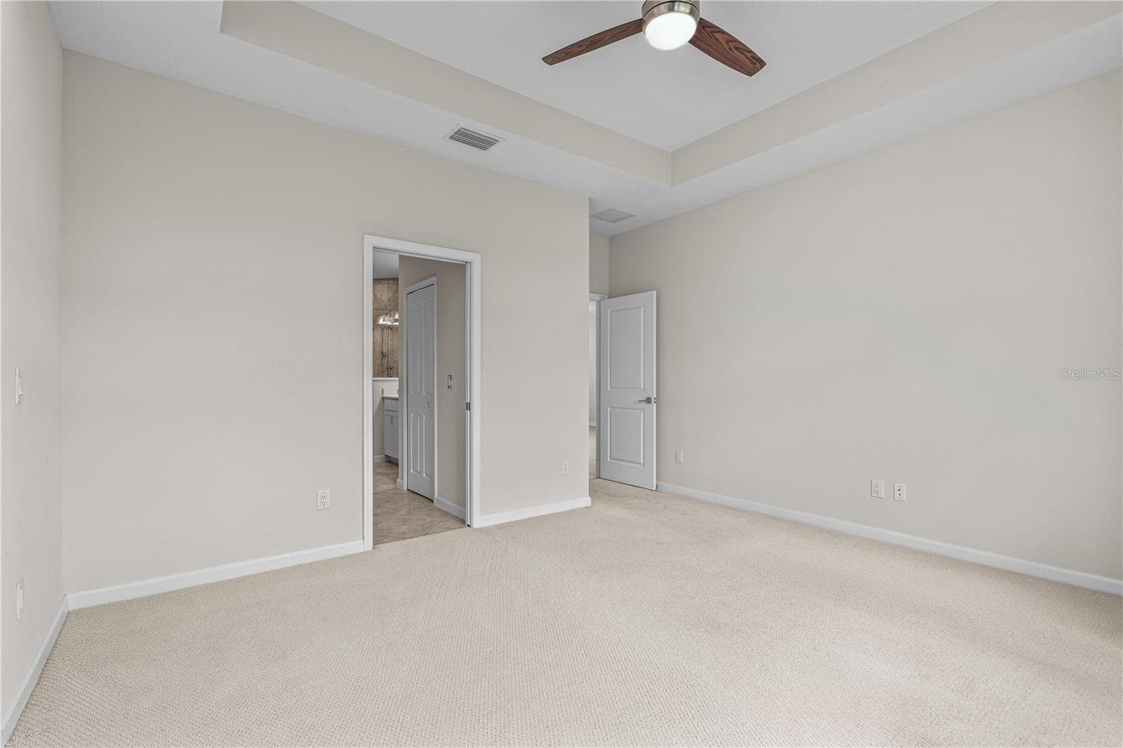 Includes 2 Closets & Ensuite Bath - 466 MARGARITAVILLE AVE, DAYTONA BEACH