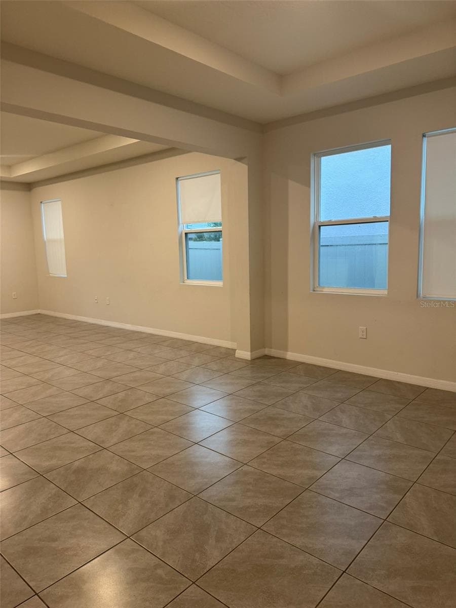 Single Family Residence at 12463 SHINING WILLOW ST, RIVERVIEW, photo 8 of 32