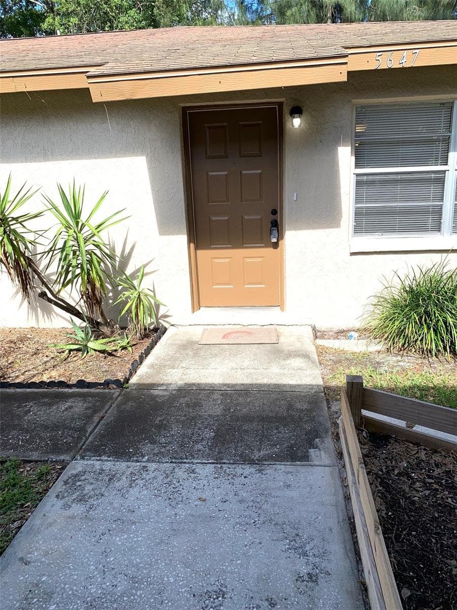 Duplex at 5647 59TH WAY N, ST PETERSBURG, photo 3 of 23