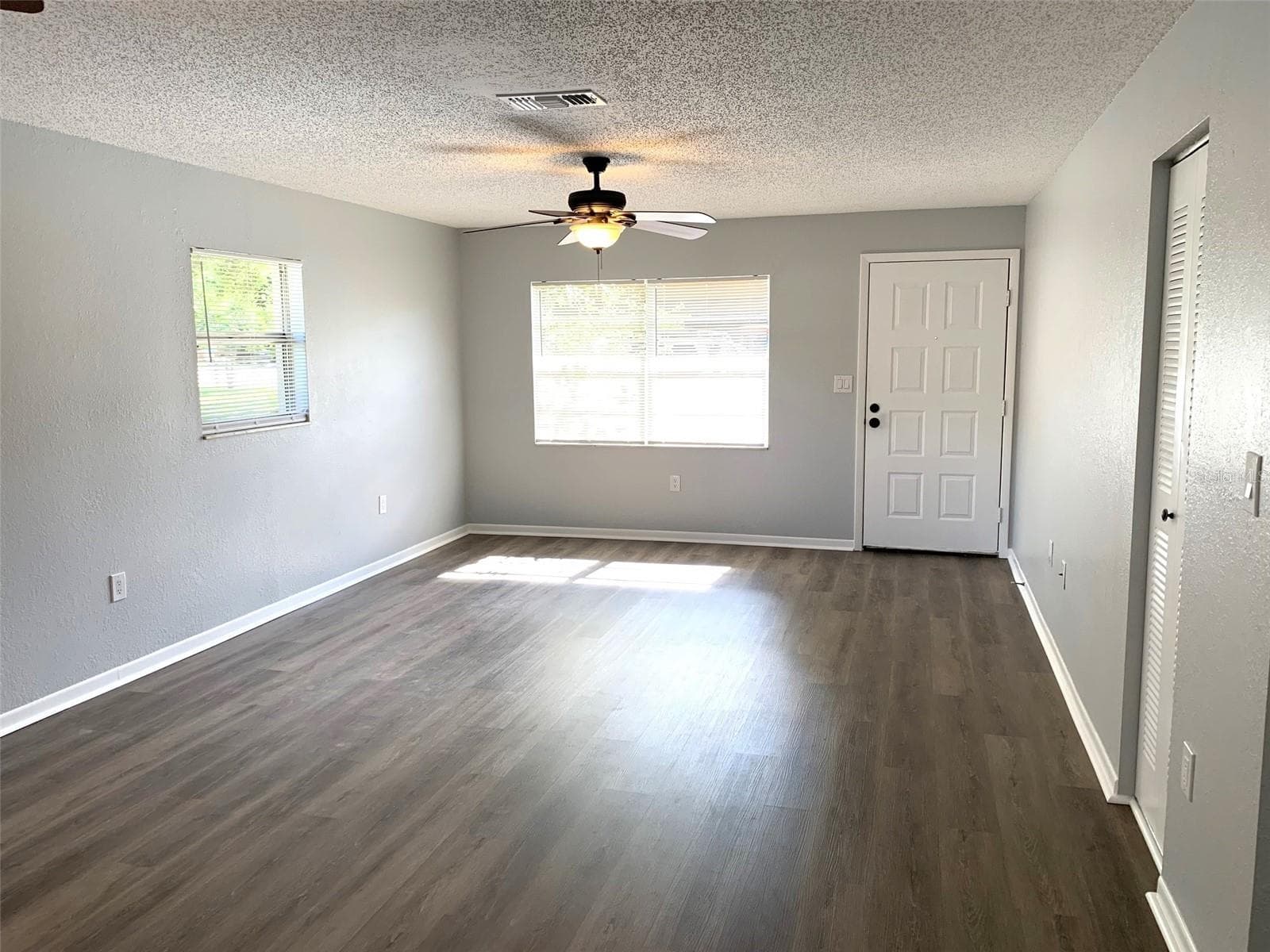 Duplex at 5647 59TH WAY N, ST PETERSBURG, photo 4 of 23