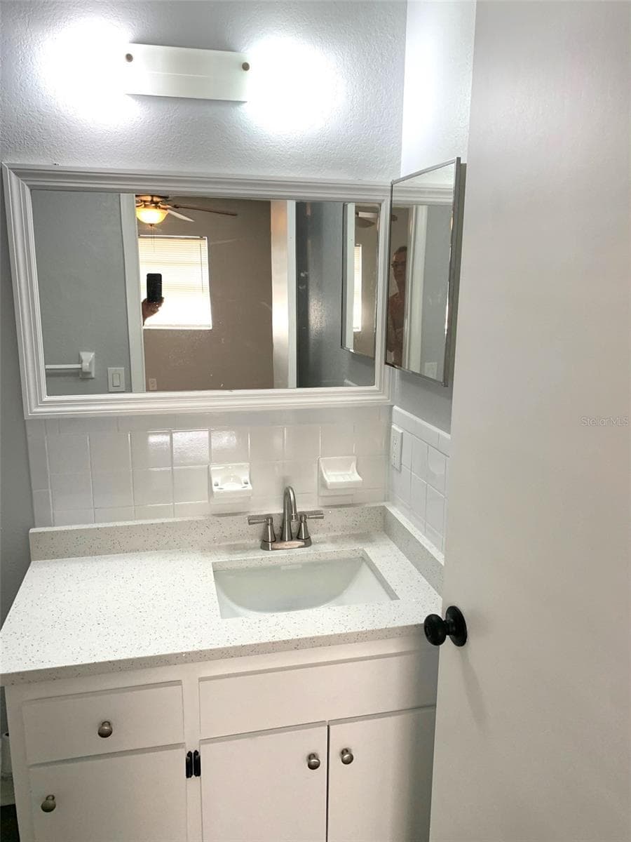Duplex at 5647 59TH WAY N, ST PETERSBURG, photo 15 of 23