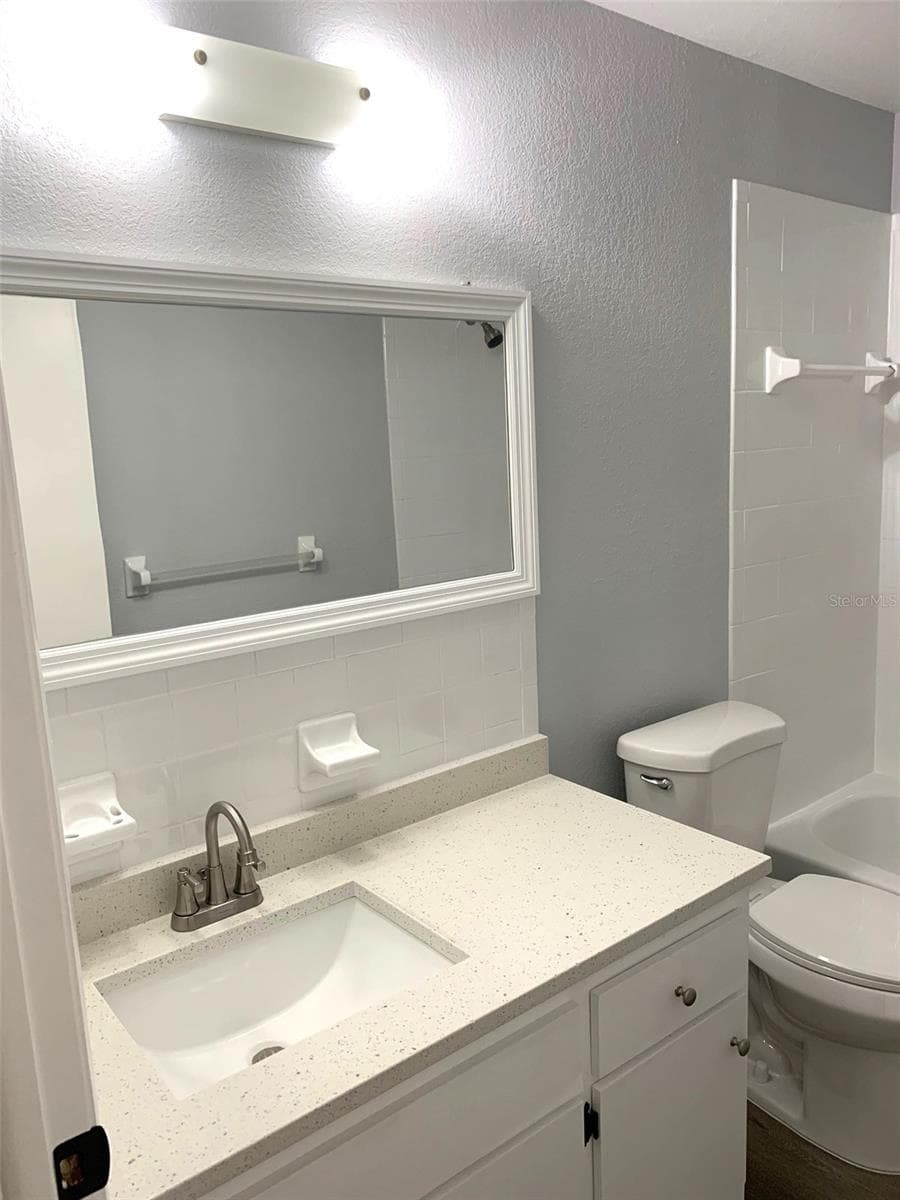 Duplex at 5647 59TH WAY N, ST PETERSBURG, photo 18 of 23