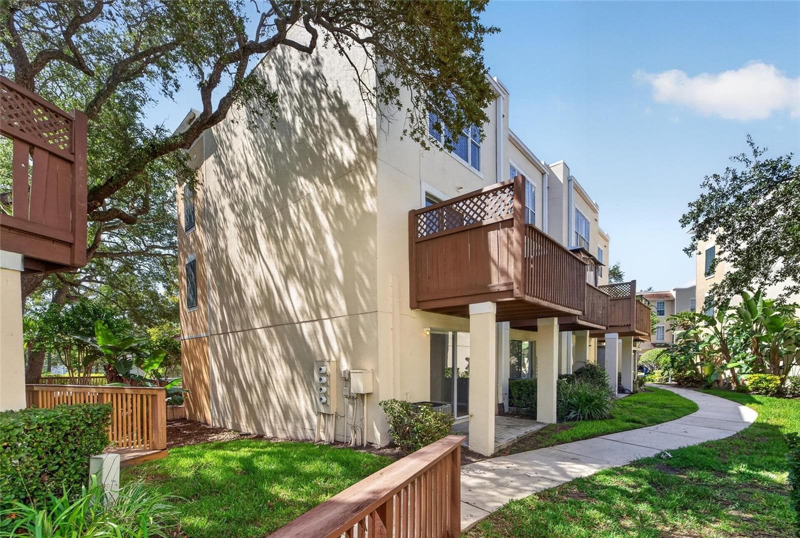 Townhouse at 3186 BAYSHORE OAKS DR, TAMPA, photo 52 of 60