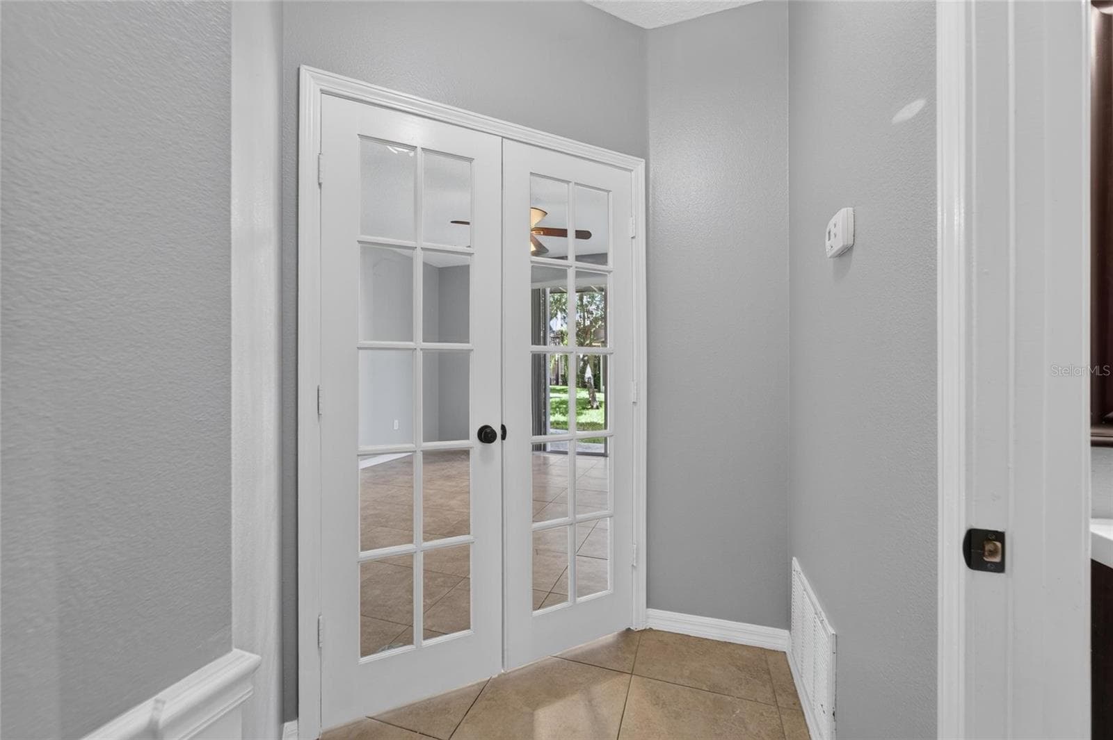 Entrance Bedroom #1 - 3186 BAYSHORE OAKS DR, TAMPA