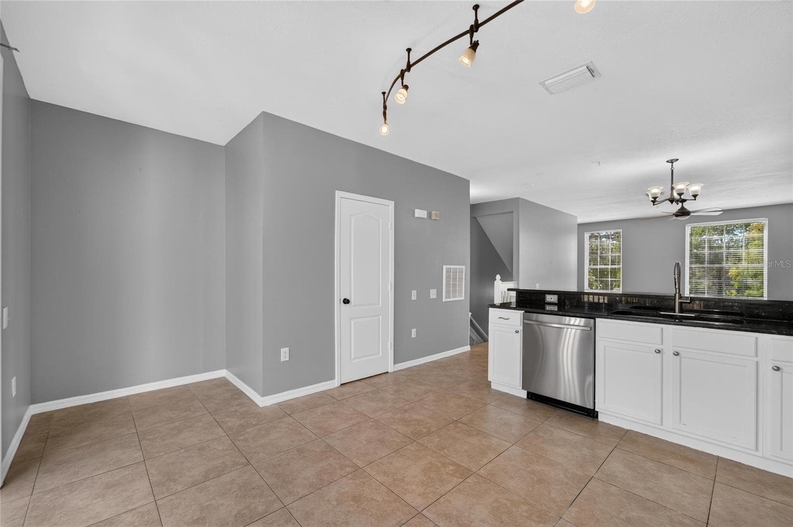 Kitchen/ eat-In area - 3186 BAYSHORE OAKS DR, TAMPA