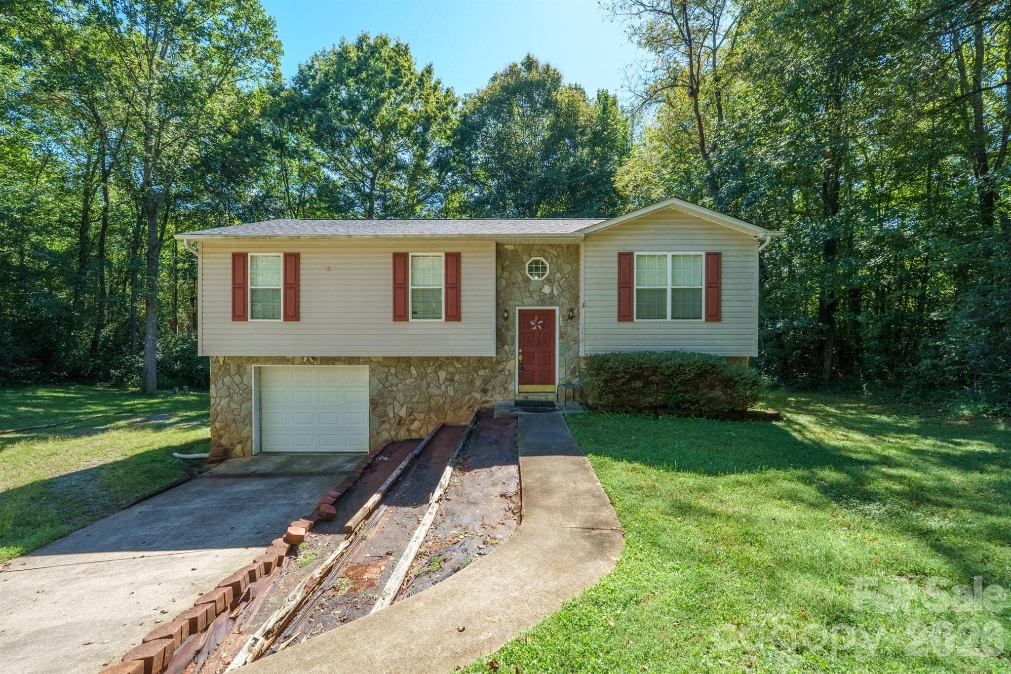 3234 Smokey Lane