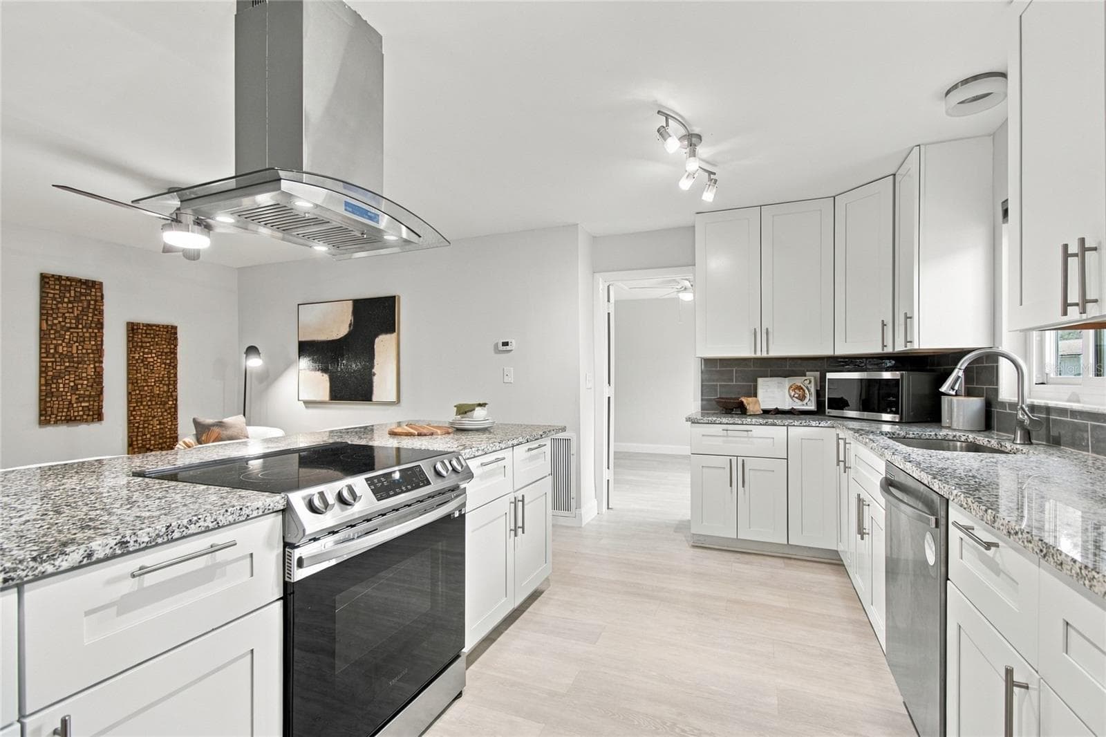 Single Family Residence at 5625 ATLANTIC AVE N, ST PETERSBURG, photo 12 of 44