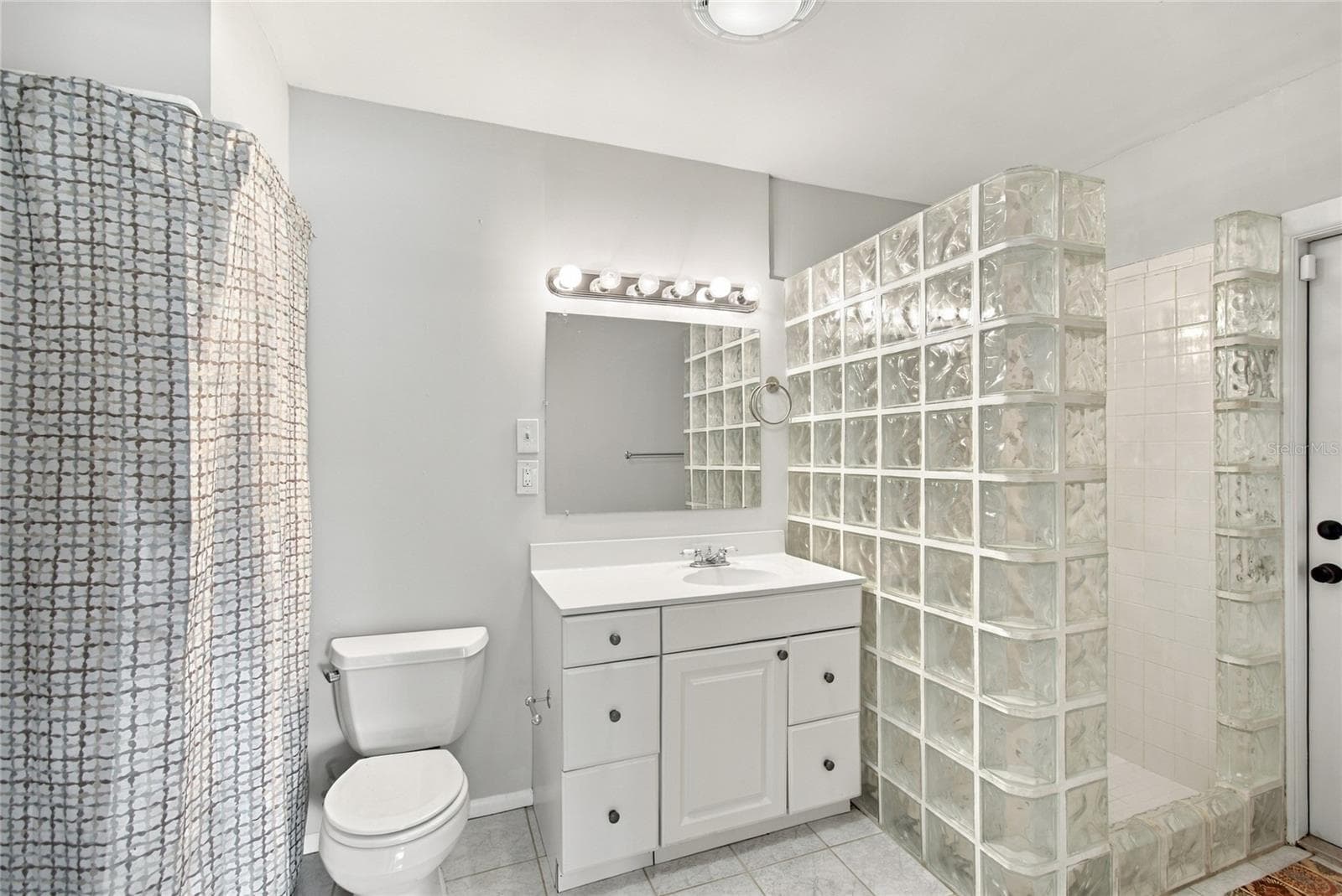 Single Family Residence at 5625 ATLANTIC AVE N, ST PETERSBURG, photo 27 of 44