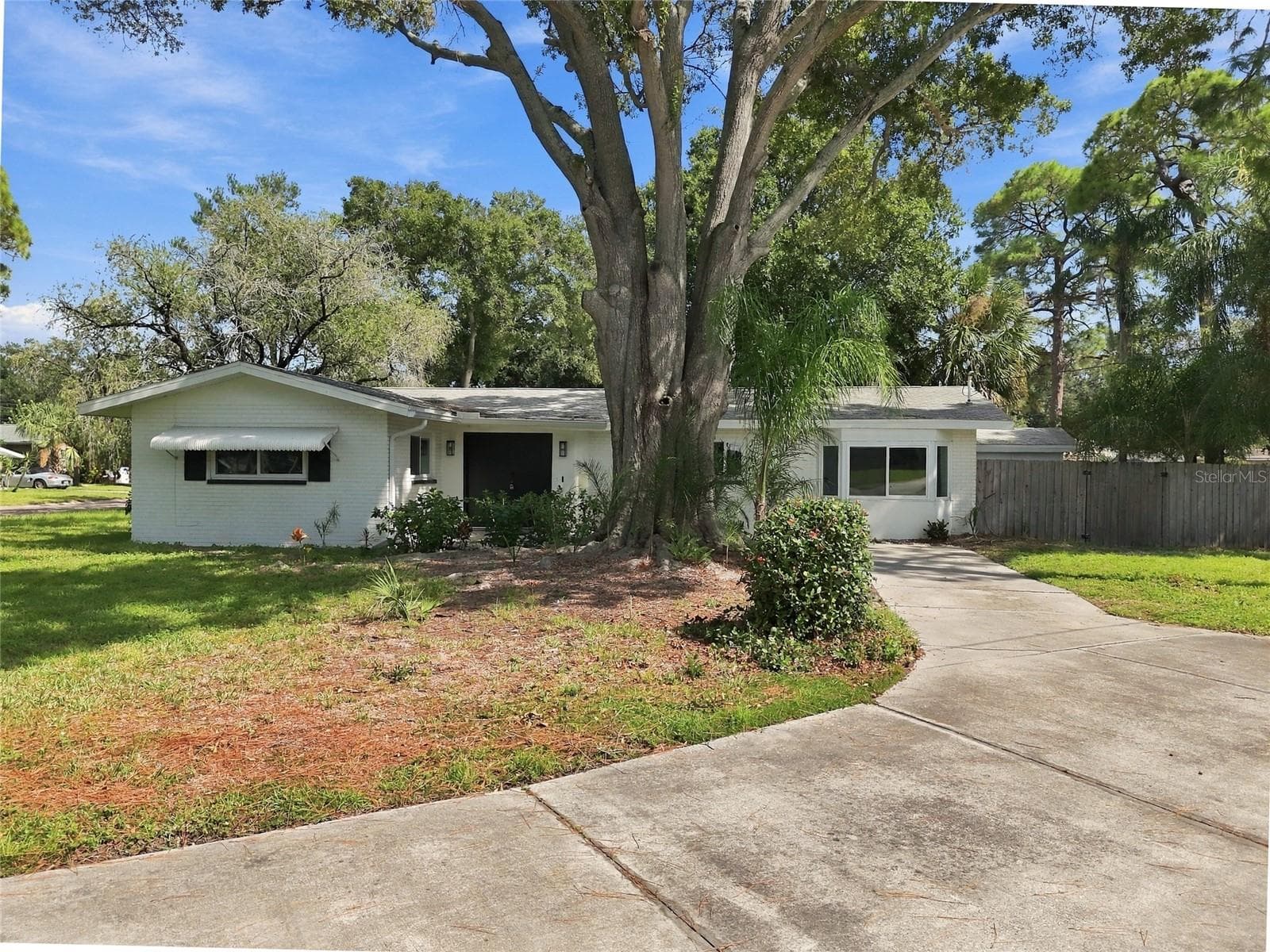 Single Family Residence at 5625 ATLANTIC AVE N, ST PETERSBURG, photo 4 of 44