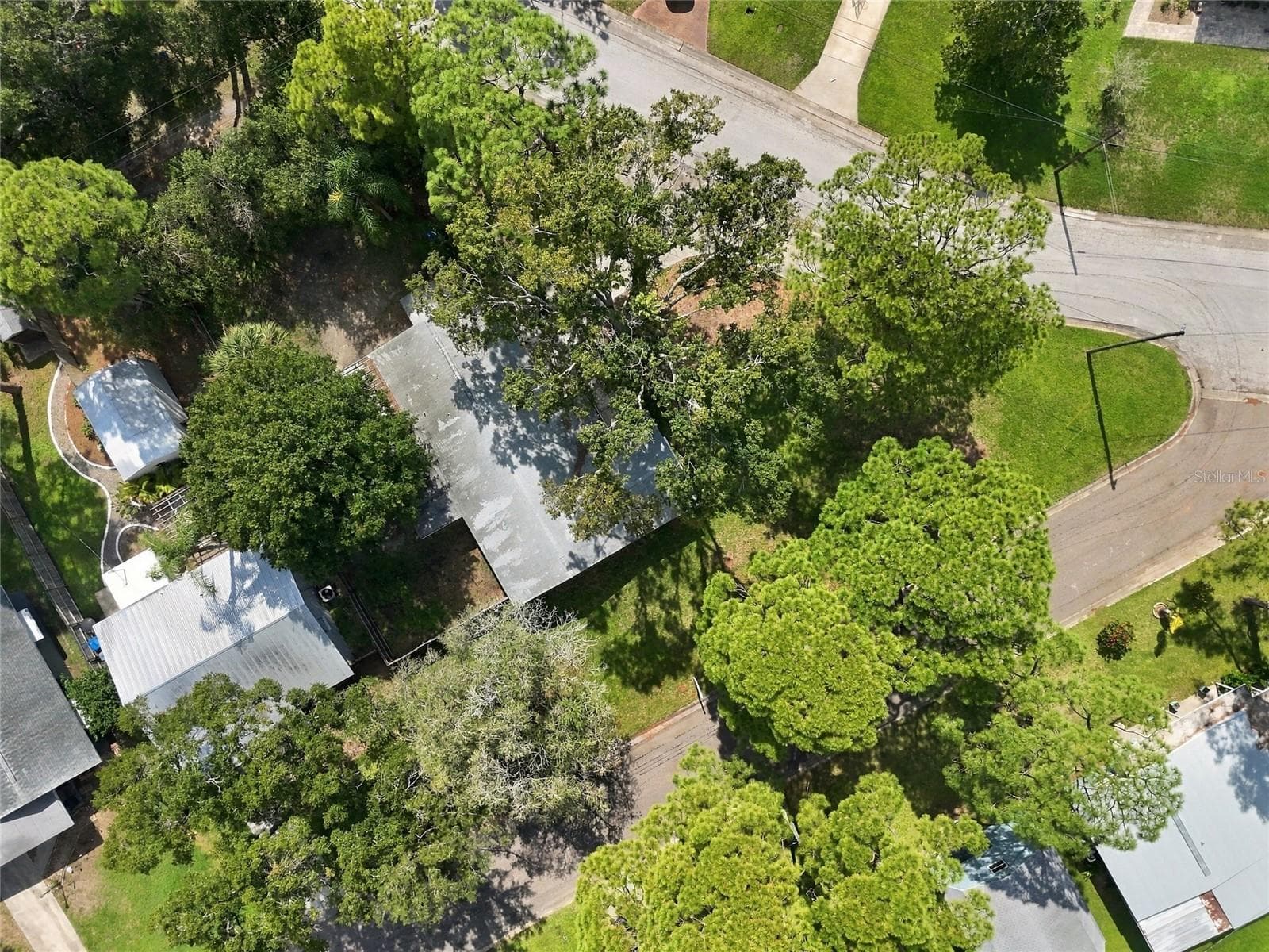 Single Family Residence at 5625 ATLANTIC AVE N, ST PETERSBURG, photo 42 of 44
