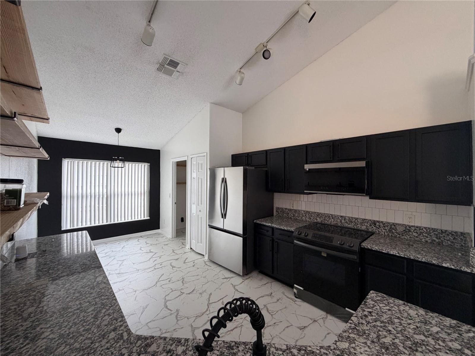 Single Family Residence at 1079 STONEHAM DR, GROVELAND, photo 17 of 18
