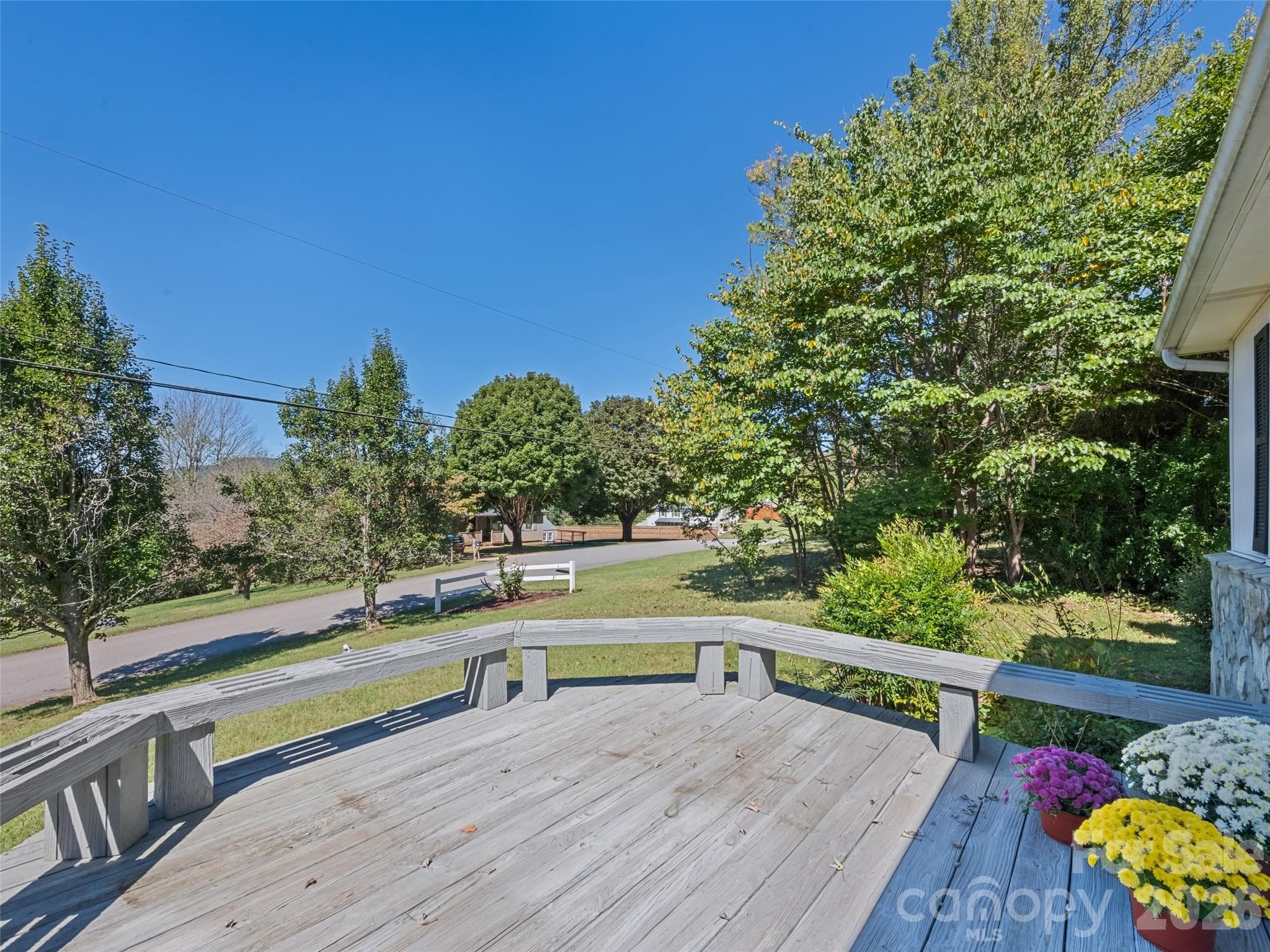Single Family Residence at 158 Candlelight Circle, Clyde, photo 10 of 32