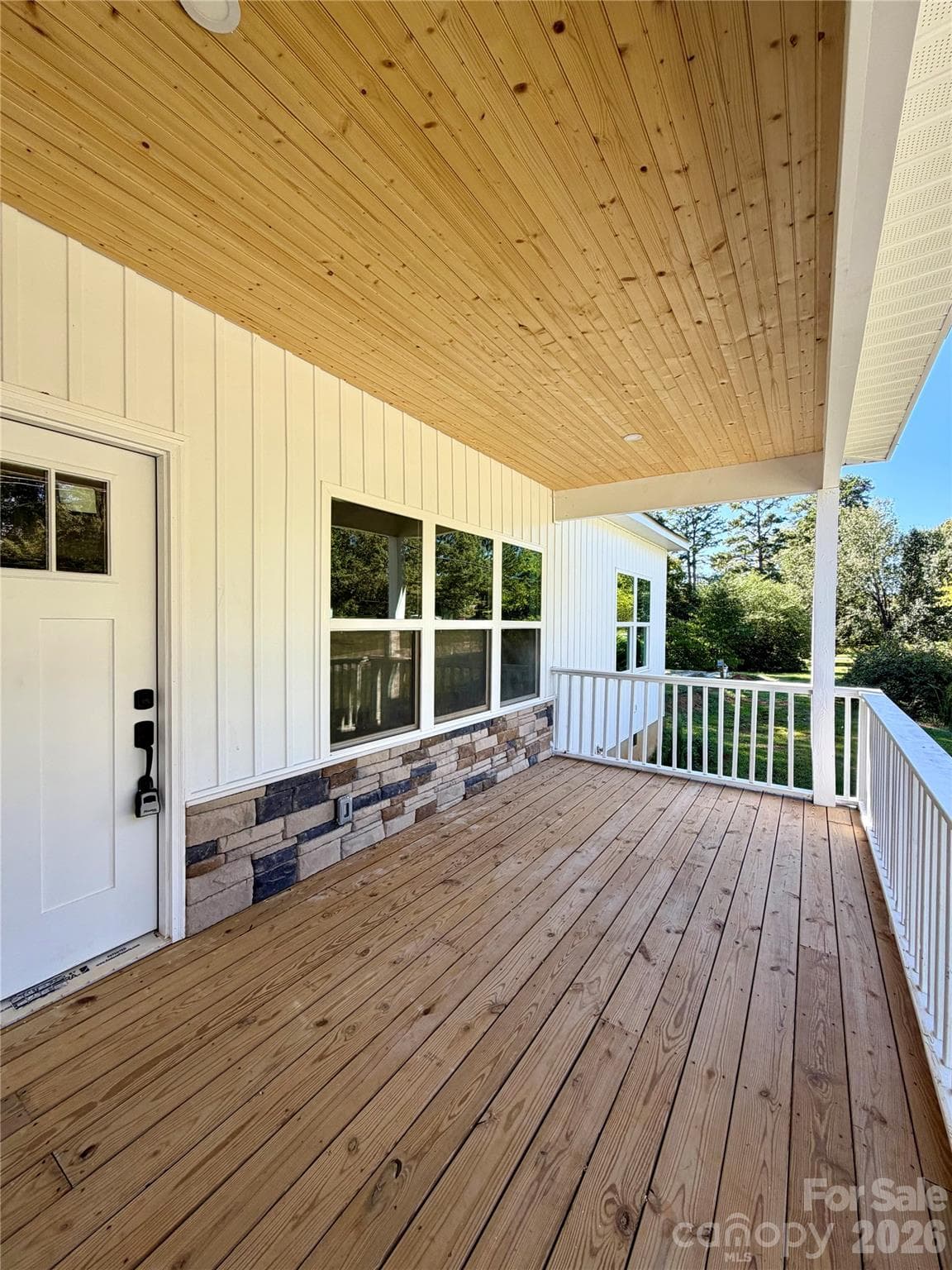 Front porch - 1569 E Ridge Road, Salisbury