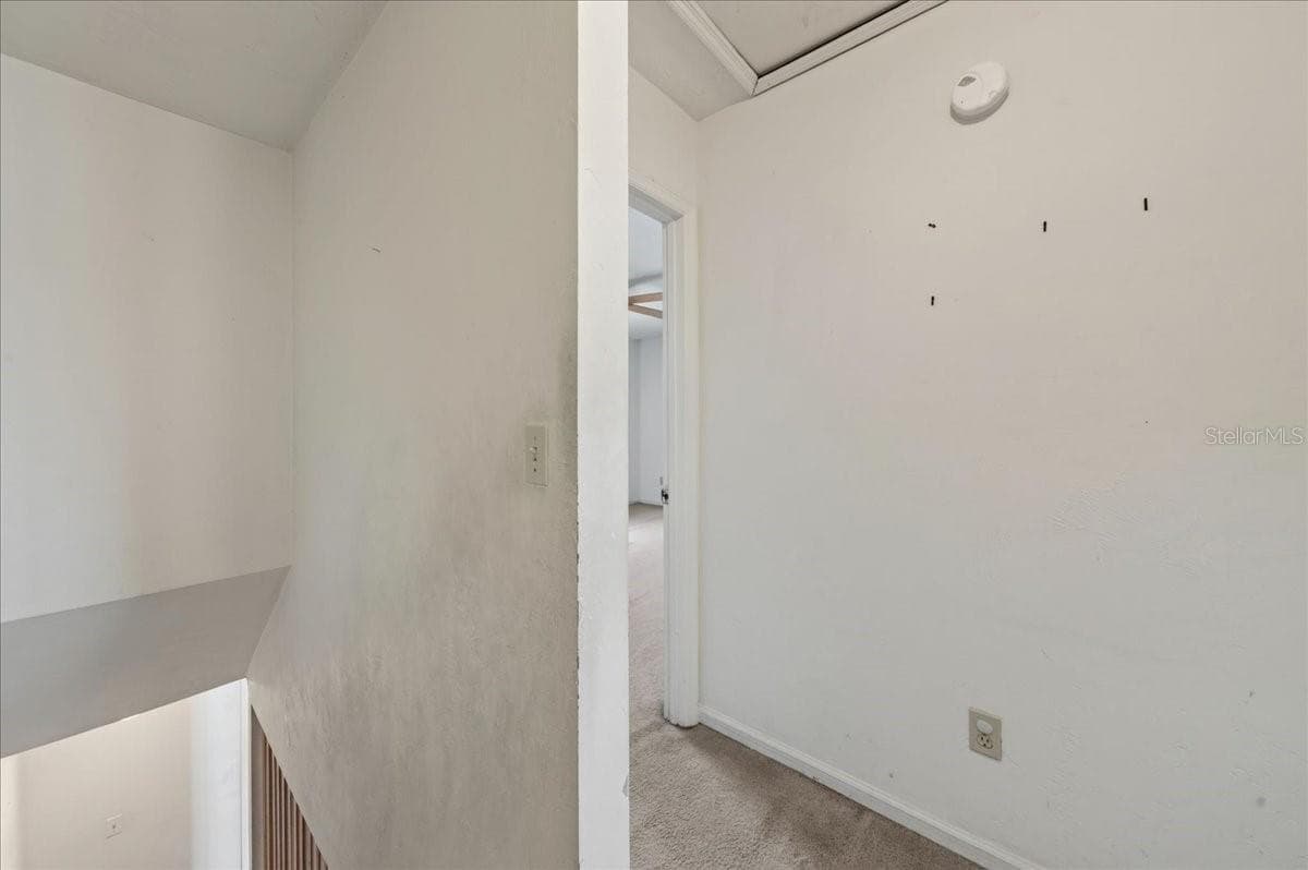 Unit 841 upstairs hallway - 841 E 14TH AVE, NEW SMYRNA BEACH
