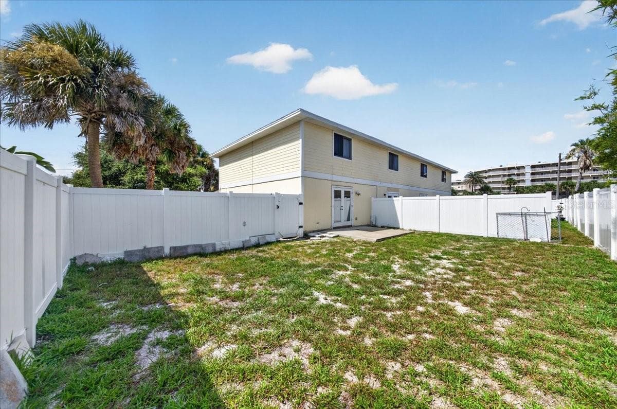 Unit 841 backyard - 841 E 14TH AVE, NEW SMYRNA BEACH