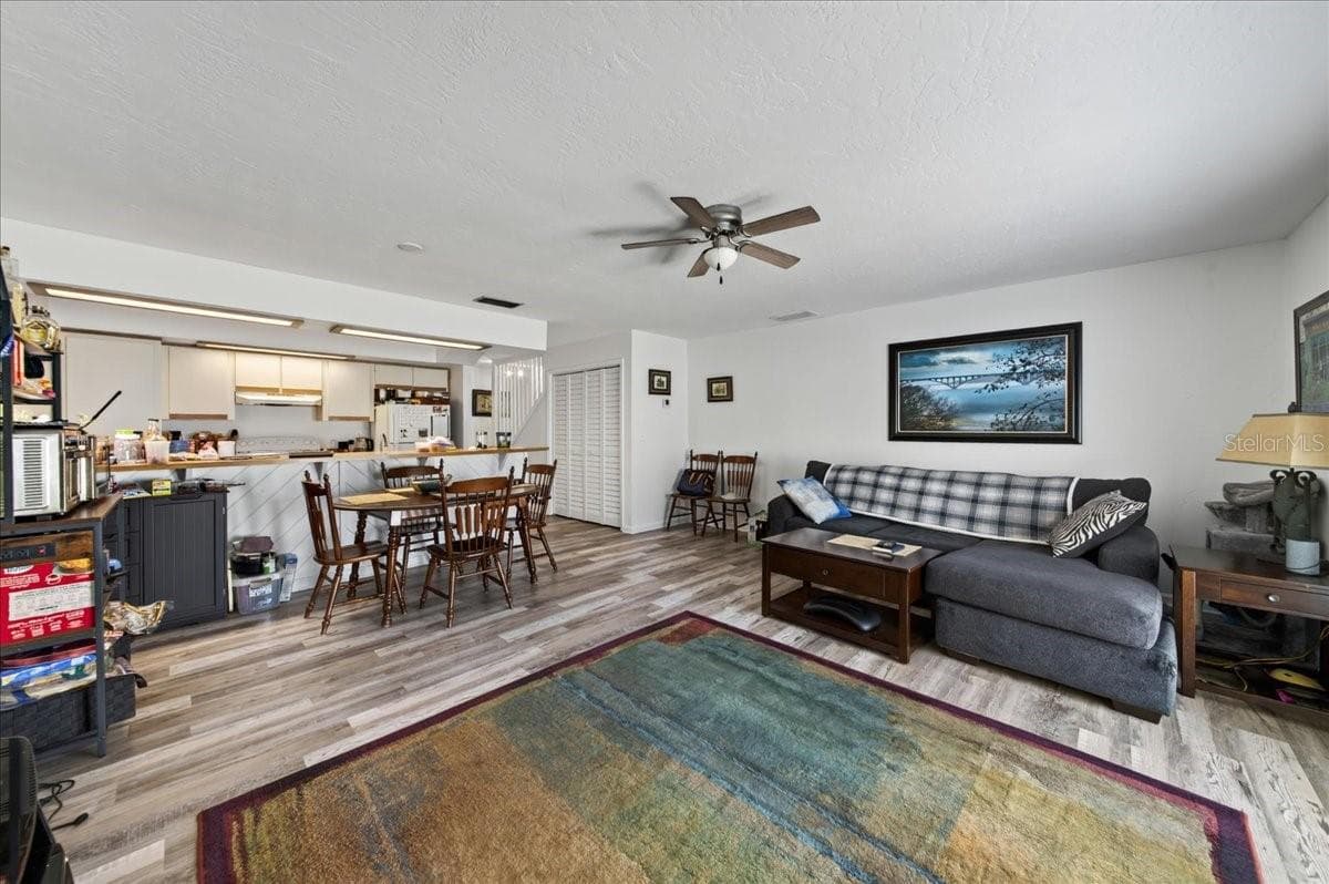 Unit 843 living room - 841 E 14TH AVE, NEW SMYRNA BEACH