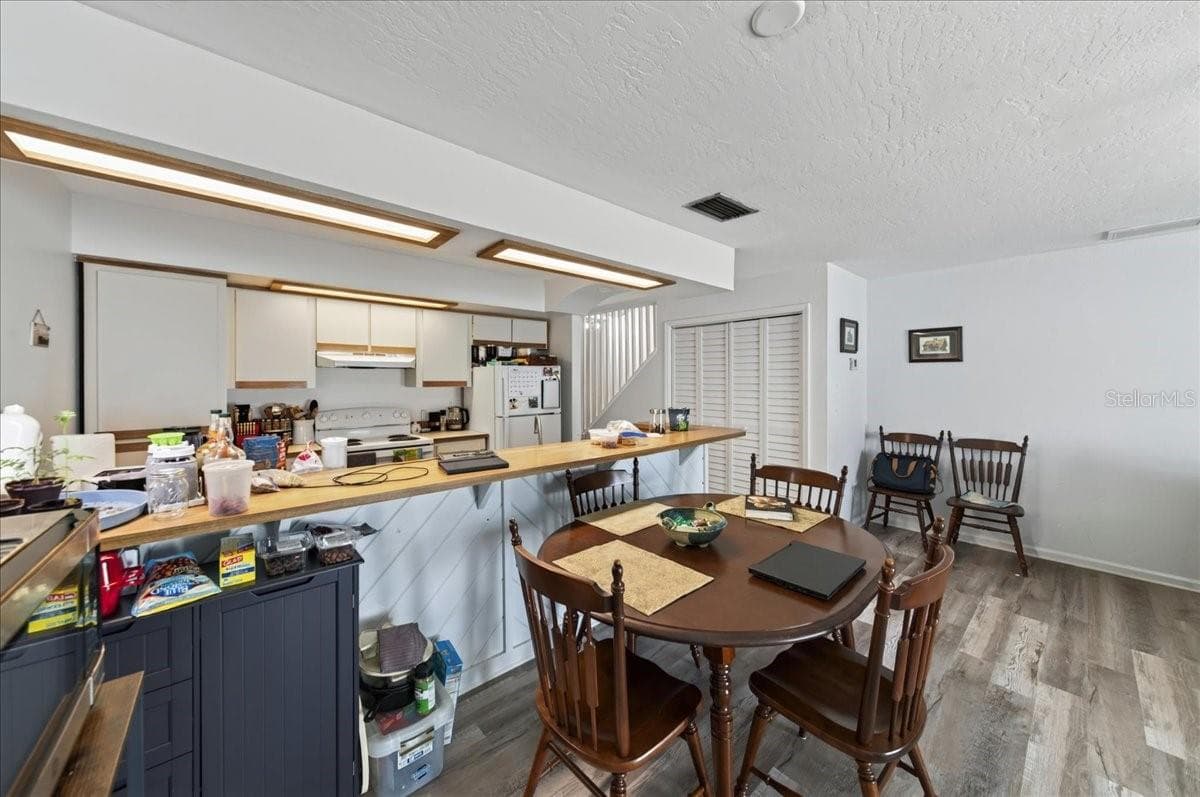 Unit 843 living room/dining combo if you'd like - 841 E 14TH AVE, NEW SMYRNA BEACH