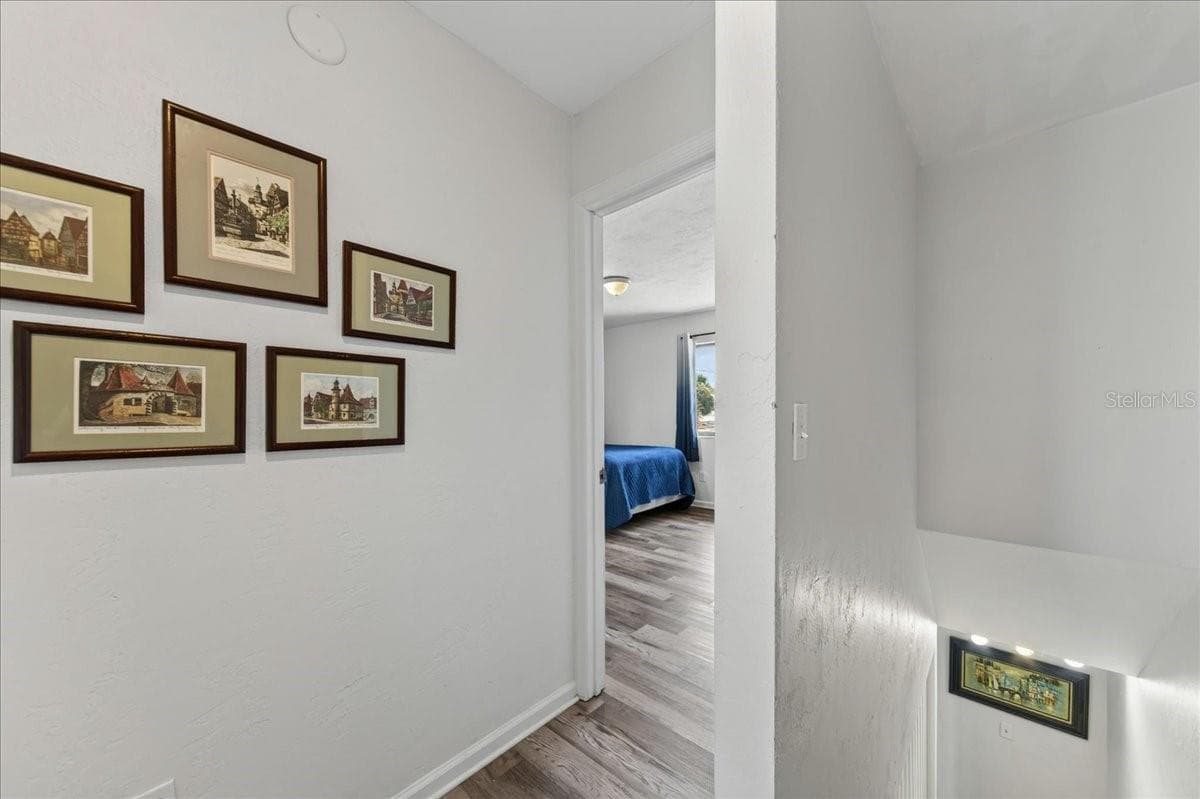 Unit 843 upstairs hallway - 841 E 14TH AVE, NEW SMYRNA BEACH
