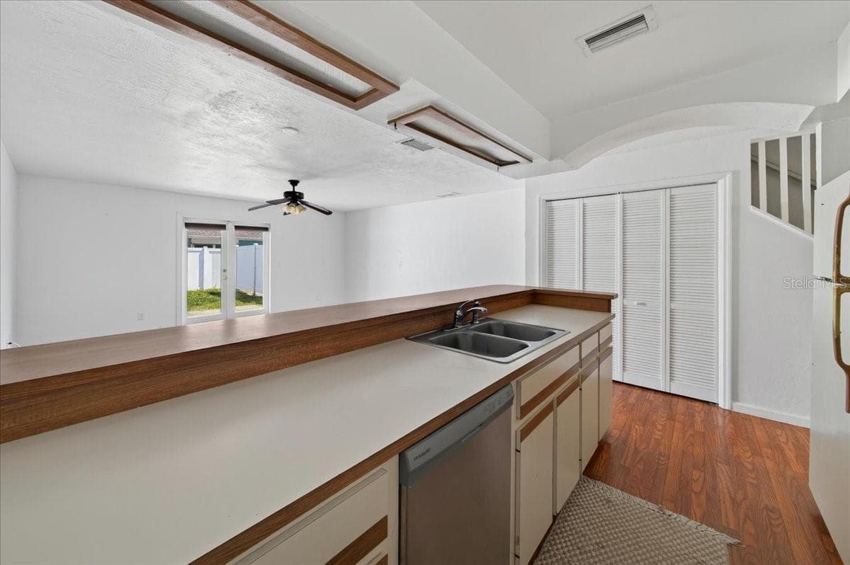 Unit 845 kitchen - 841 E 14TH AVE, NEW SMYRNA BEACH