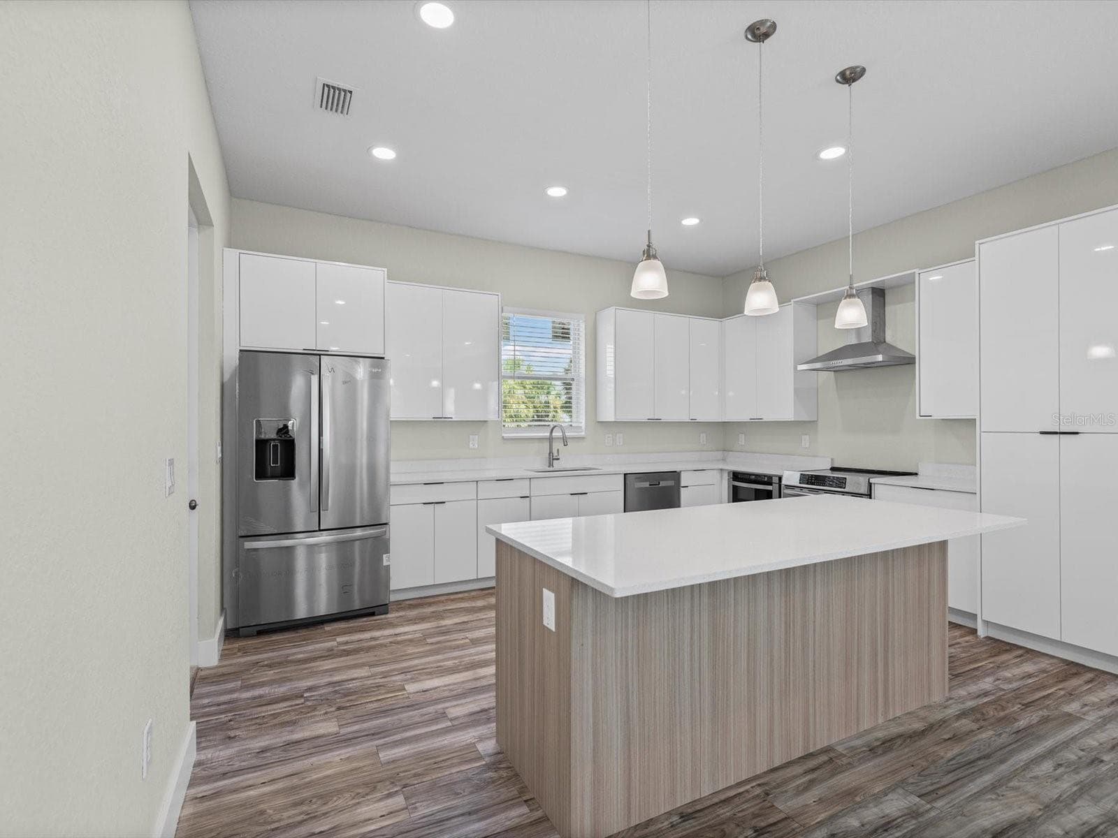 Breakfast Bar/Island - 4559 MITCHER RD, NEW PORT RICHEY