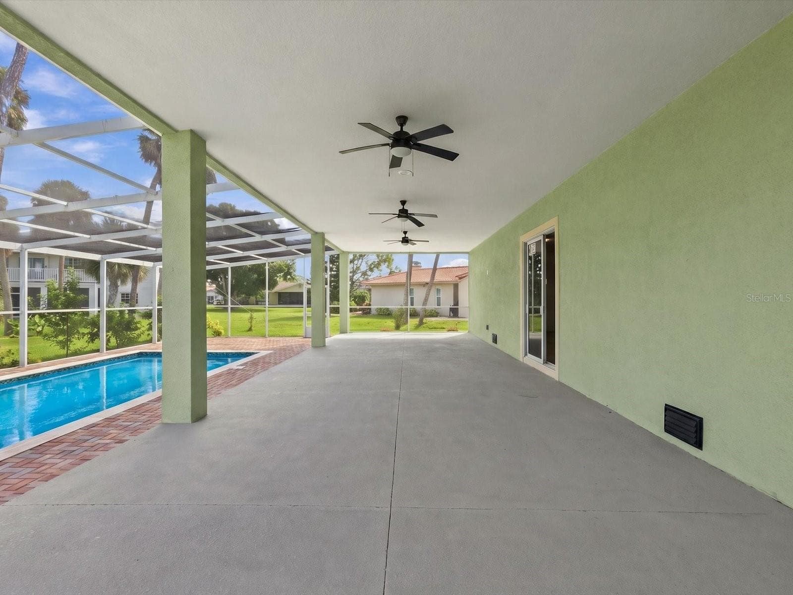 Lanai - 4559 MITCHER RD, NEW PORT RICHEY