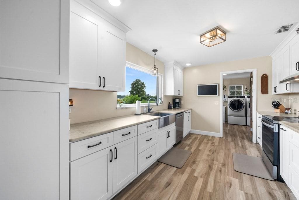Single Family Residence at 1750 SW 17TH TER, BELL, photo 11 of 73