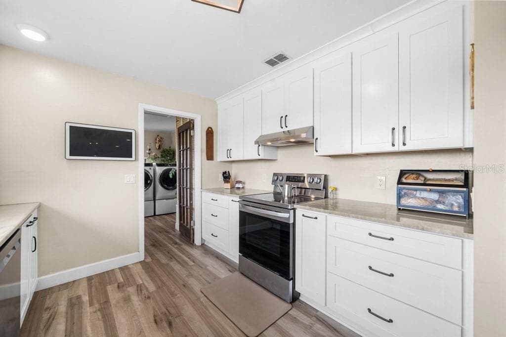 Single Family Residence at 1750 SW 17TH TER, BELL, photo 12 of 73