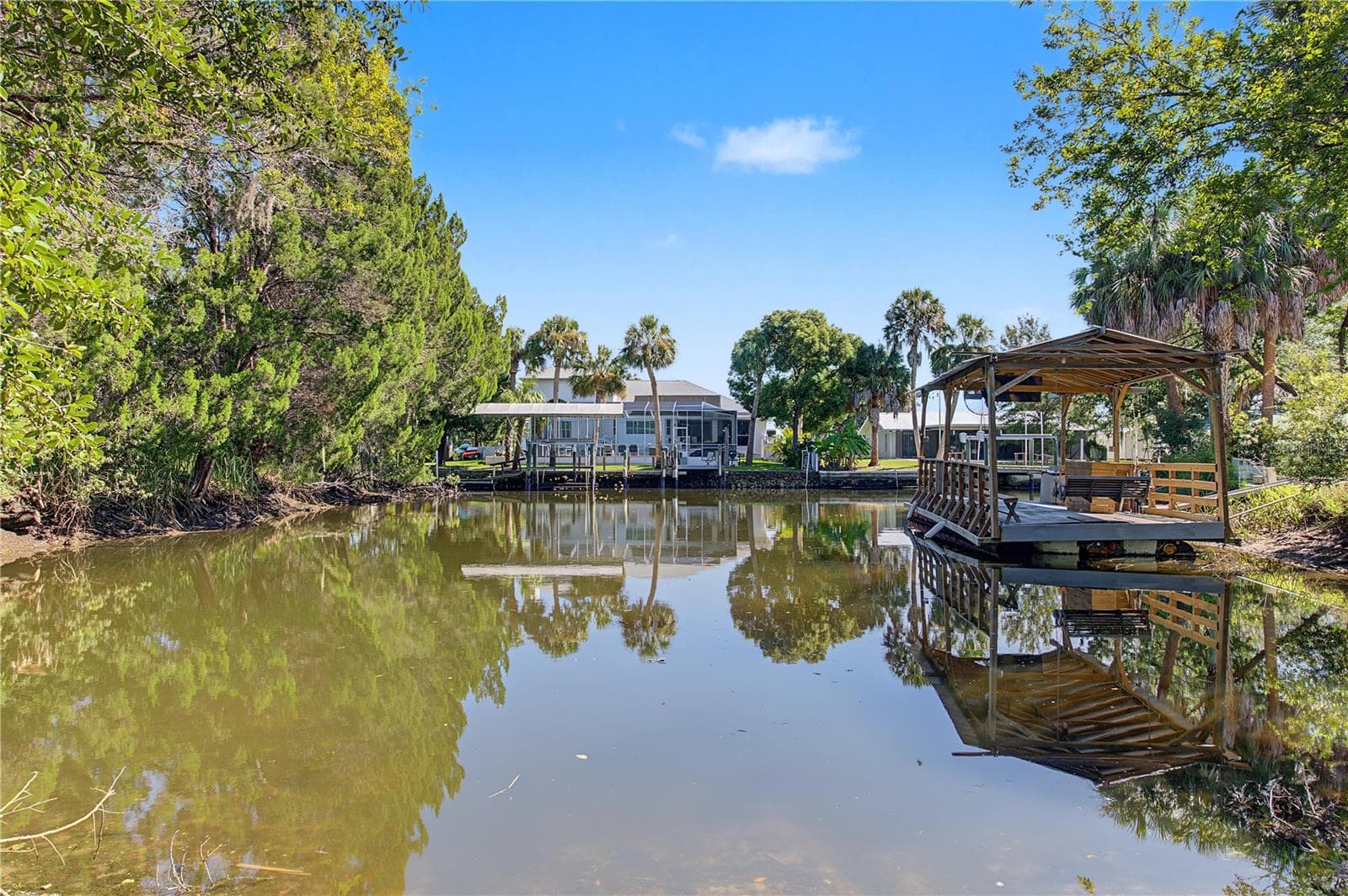 Picturesque canal views showcasing the surrounding waterfront landscape. - 10933 W FORT ISLAND TRL, CRYSTAL RIVER