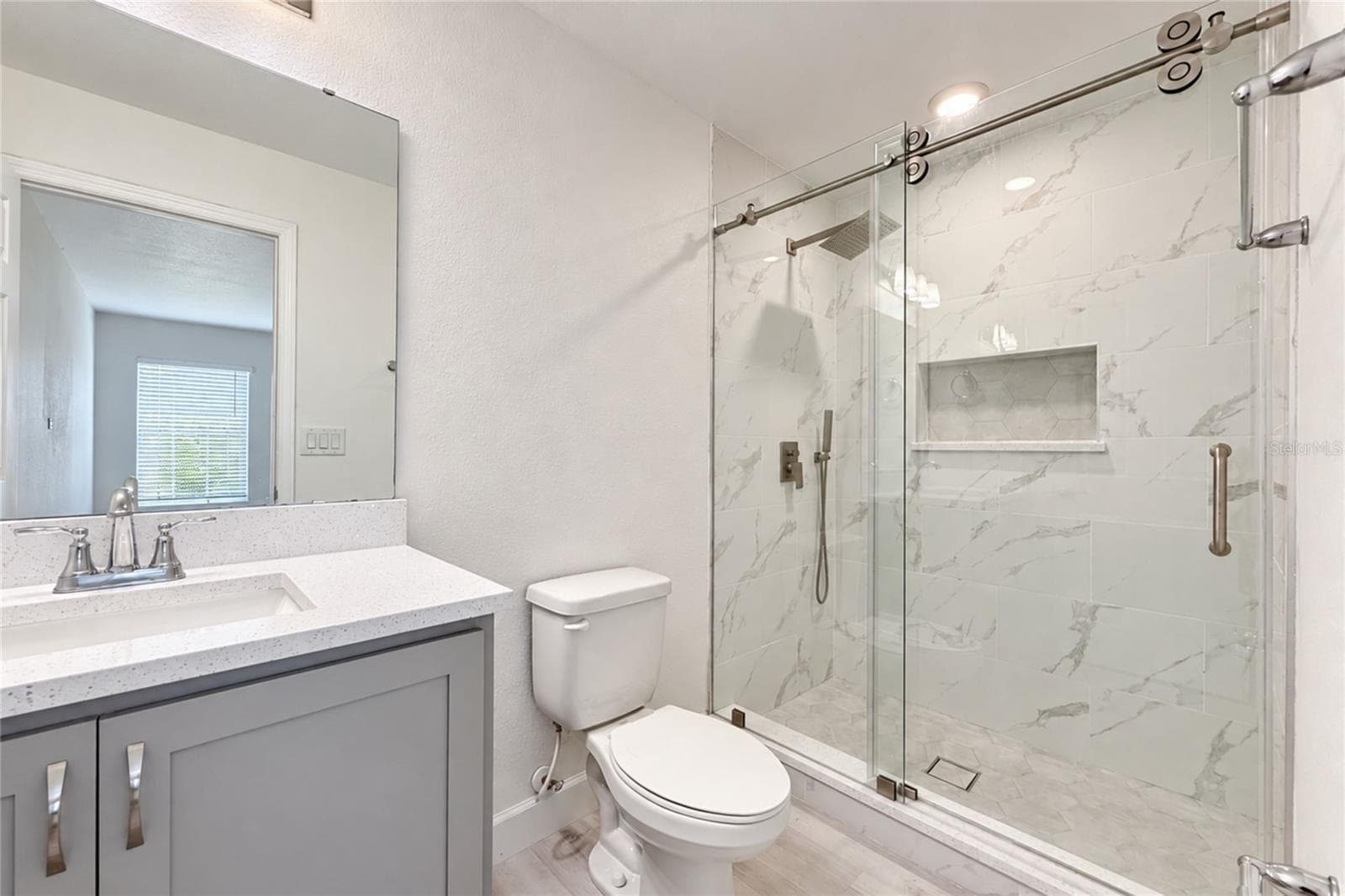 UPDATED MASTER BATHROOM - 2014 DEXTER ST, HAINES CITY