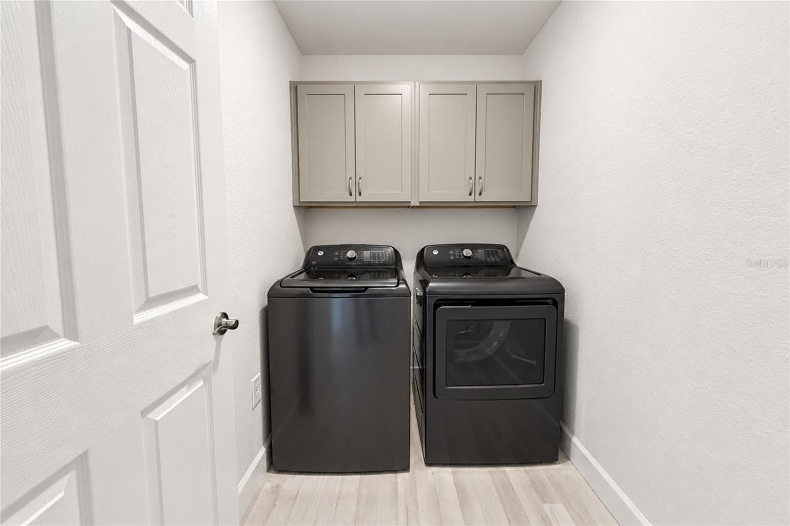 LAUNDRY ROOM. APPLIANCES INCLUDED. - 2014 DEXTER ST, HAINES CITY