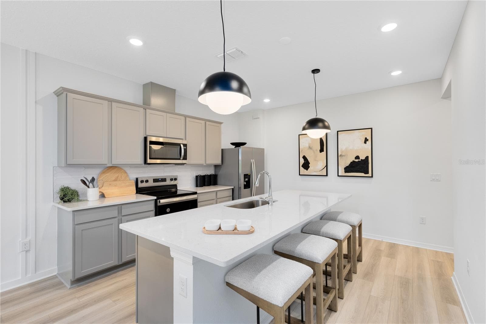 Model Home Design Only. Pictures and furnishings are for illustrative purposes only. Elevations, colors and options may vary. Furniture is for model home staging only. - 7888 EMERALD PALM STREET, ORLANDO