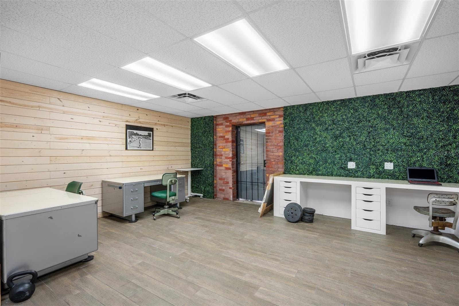 Front Office - 4001 7TH TER S, ST PETERSBURG