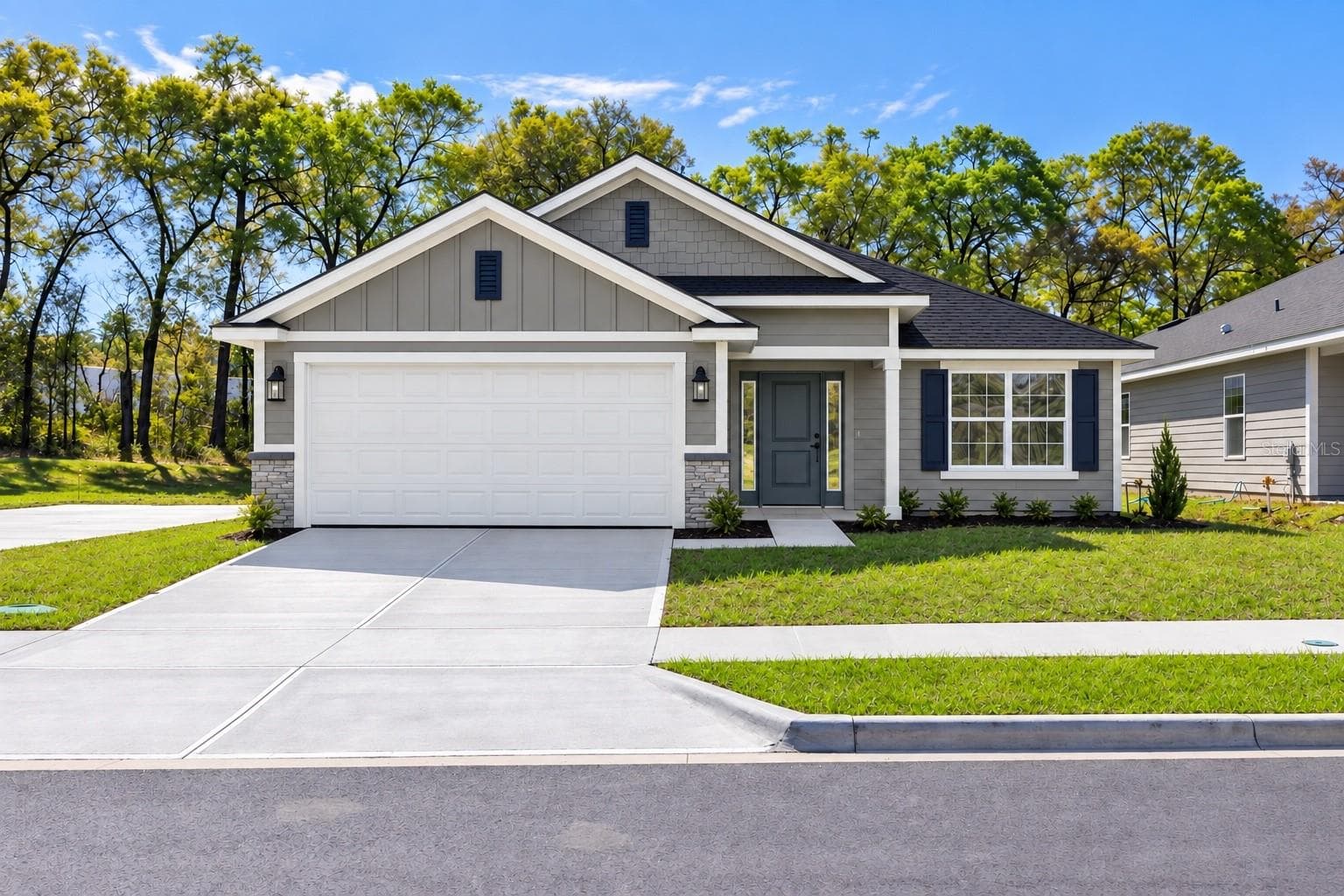 213 SW BELLFLOWER DR