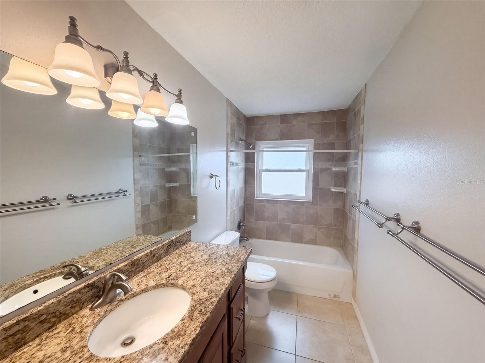 Single Family Residence at 2716 CHARLESTON DR, PLANT CITY, photo 10 of 14