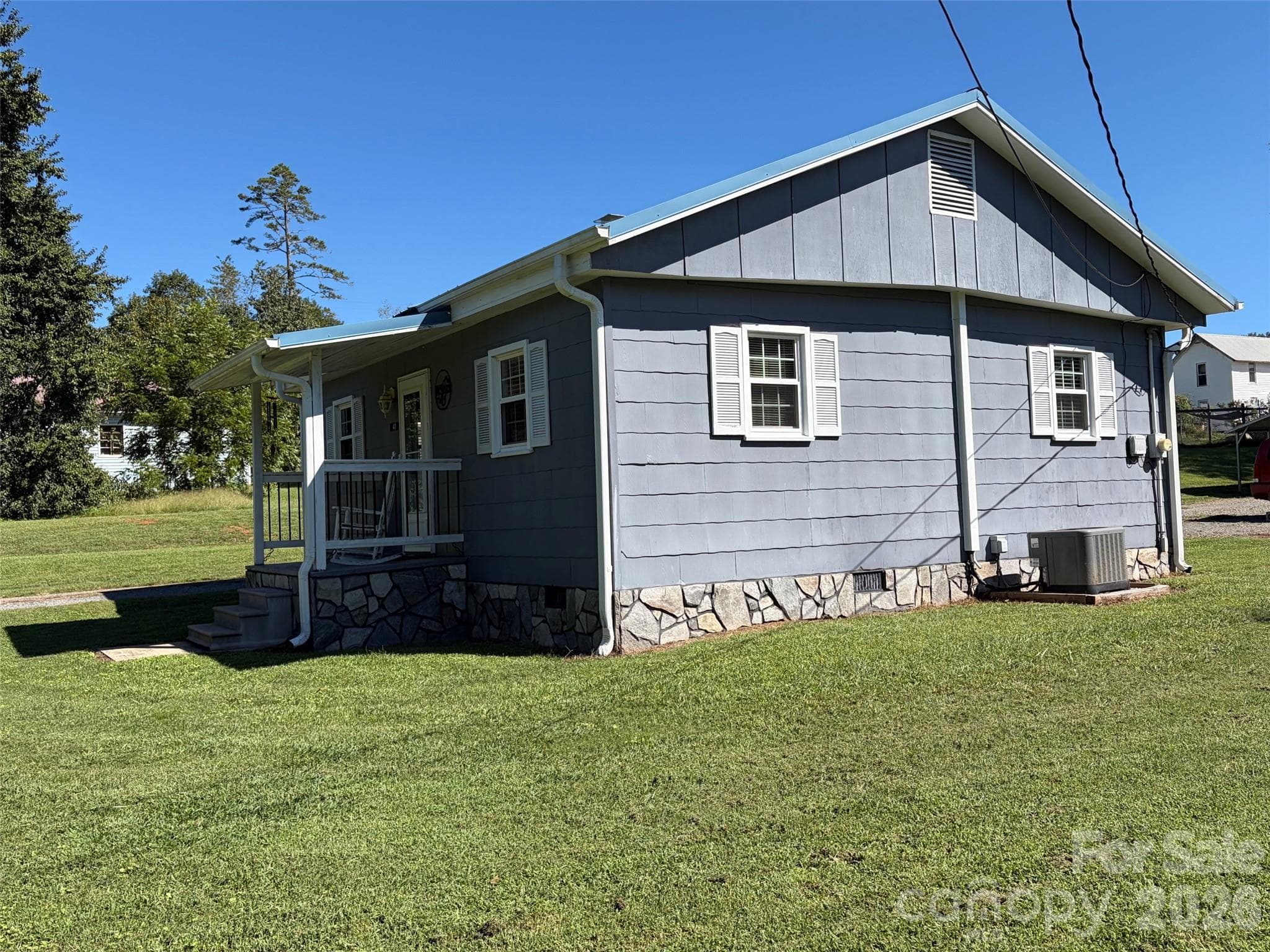 Single Family Residence at 41 Whitner Drive, Marion, photo 4 of 43