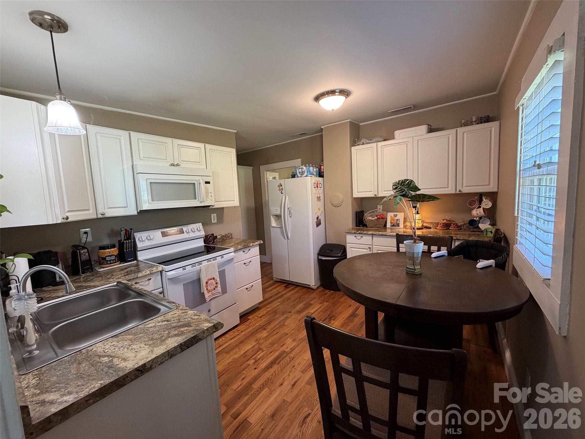 Single Family Residence at 41 Whitner Drive, Marion, photo 11 of 43