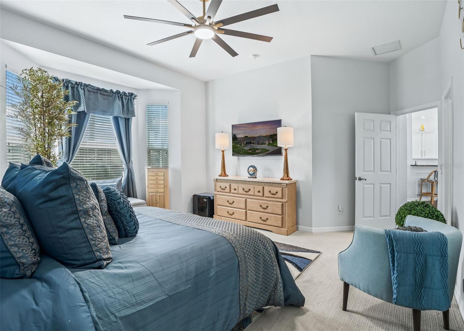 Primary Suite w/Bay Windows - 12056 SE 178TH ST, SUMMERFIELD