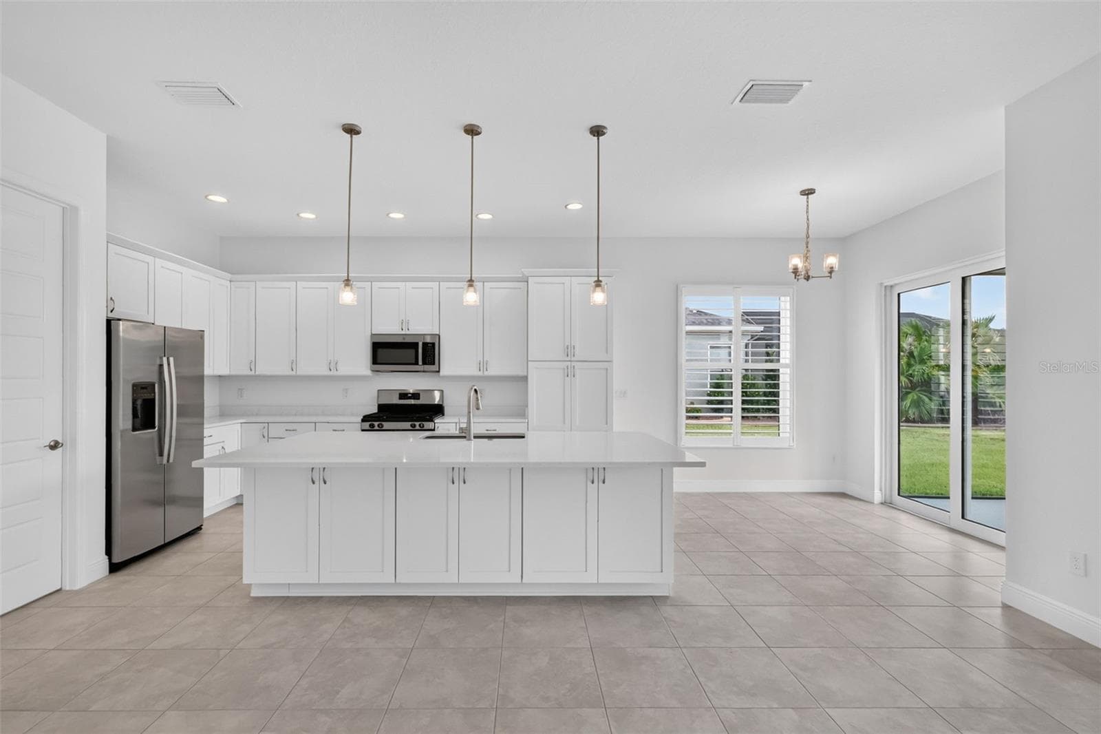 Kitchen and Dinette - 654 SHIVERS LOOP, THE VILLAGES