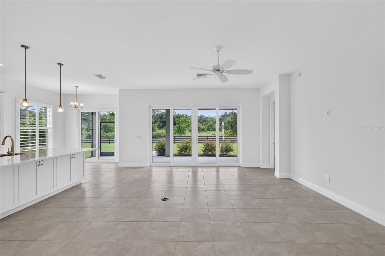 Kitchen, Dinette, and Living Room - 654 SHIVERS LOOP, THE VILLAGES