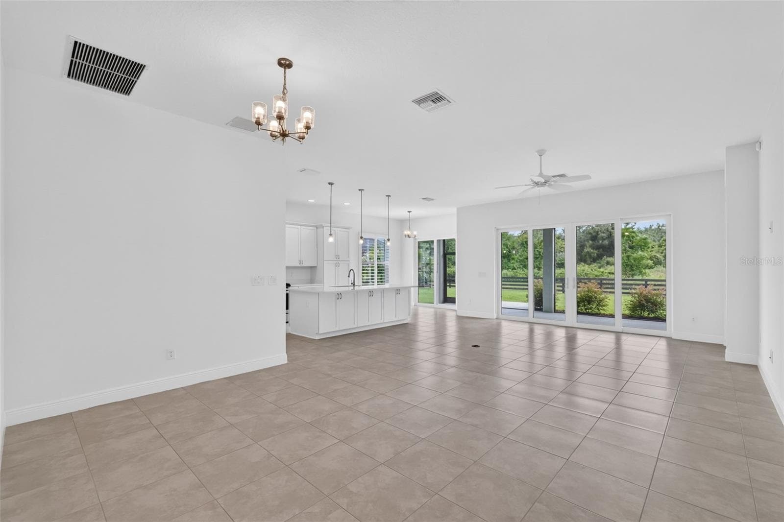 Living, Dining, Kitchen, and Dinette - 654 SHIVERS LOOP, THE VILLAGES