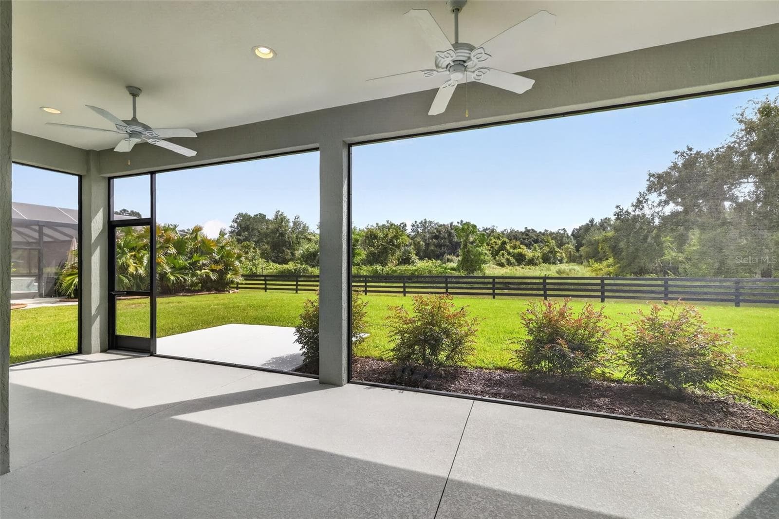 SPACIOUS Lanai with PRIVATE PRESERVE VIEWS - 654 SHIVERS LOOP, THE VILLAGES