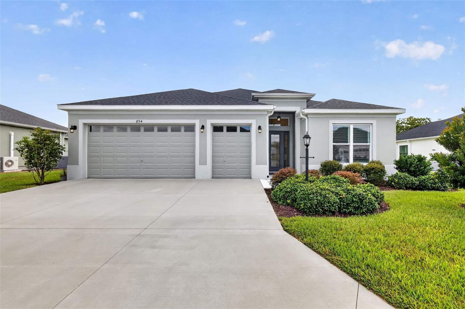 Front Elevation - 654 SHIVERS LOOP, THE VILLAGES