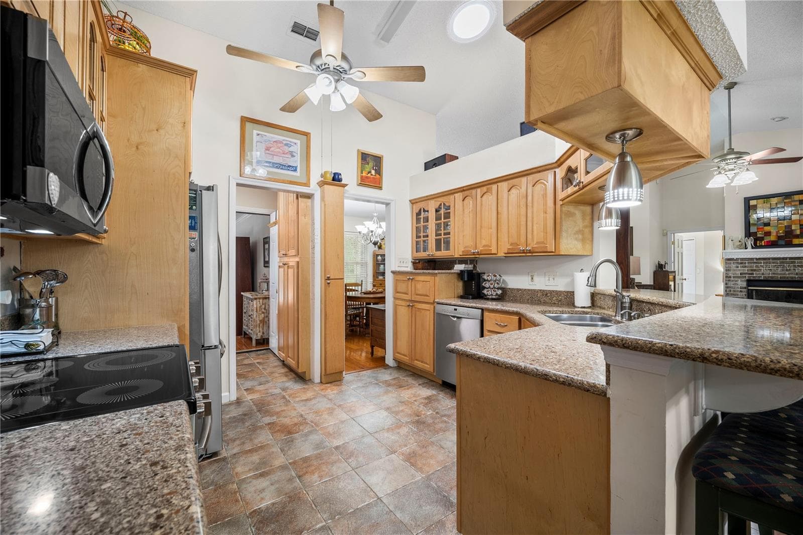 Single Family Residence at 1050 ARTHUR MOORE DR, GREEN COVE SPRINGS, photo 24 of 77