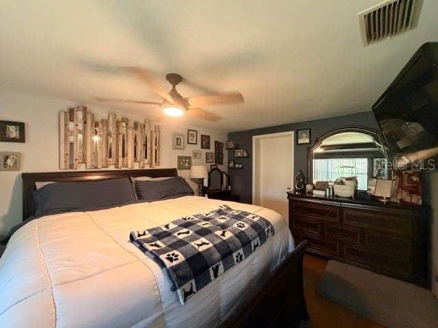 Single Family Residence at 11615 GROVEWOOD AVE, THONOTOSASSA, photo 18 of 29