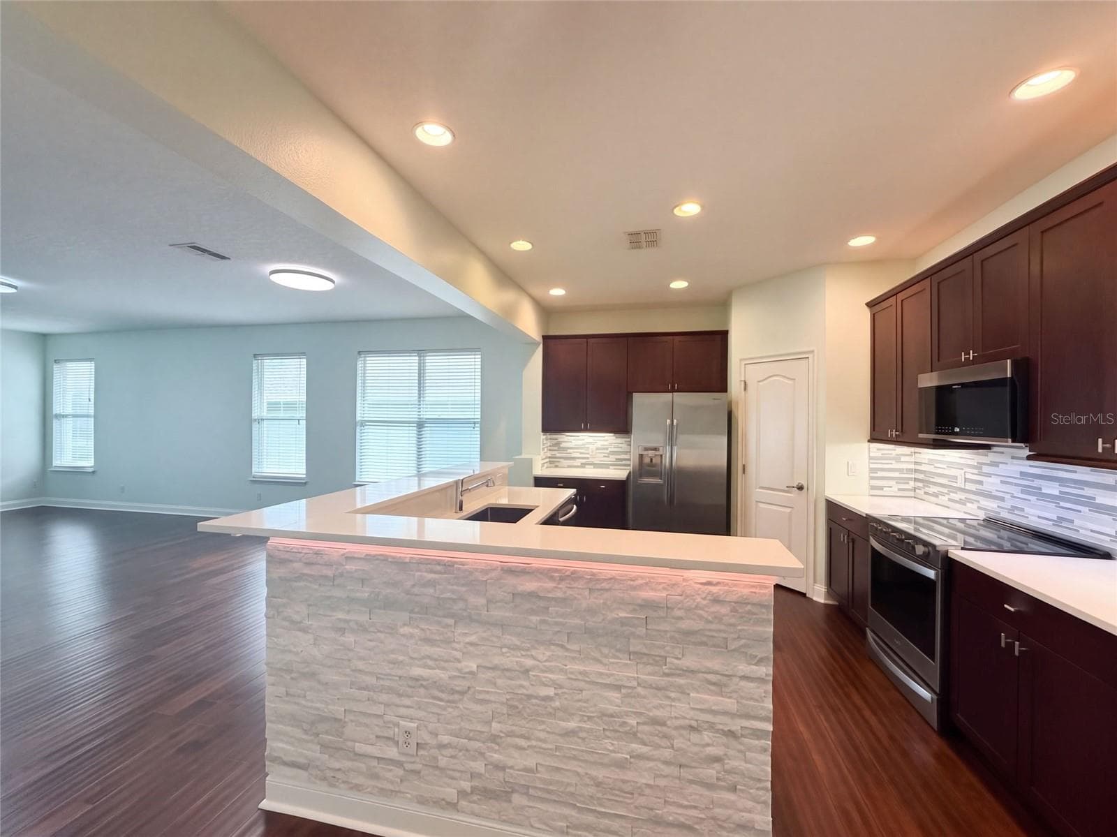 Single Family Residence at 7271 LONDALE BLVD, WINDERMERE, photo 2 of 47